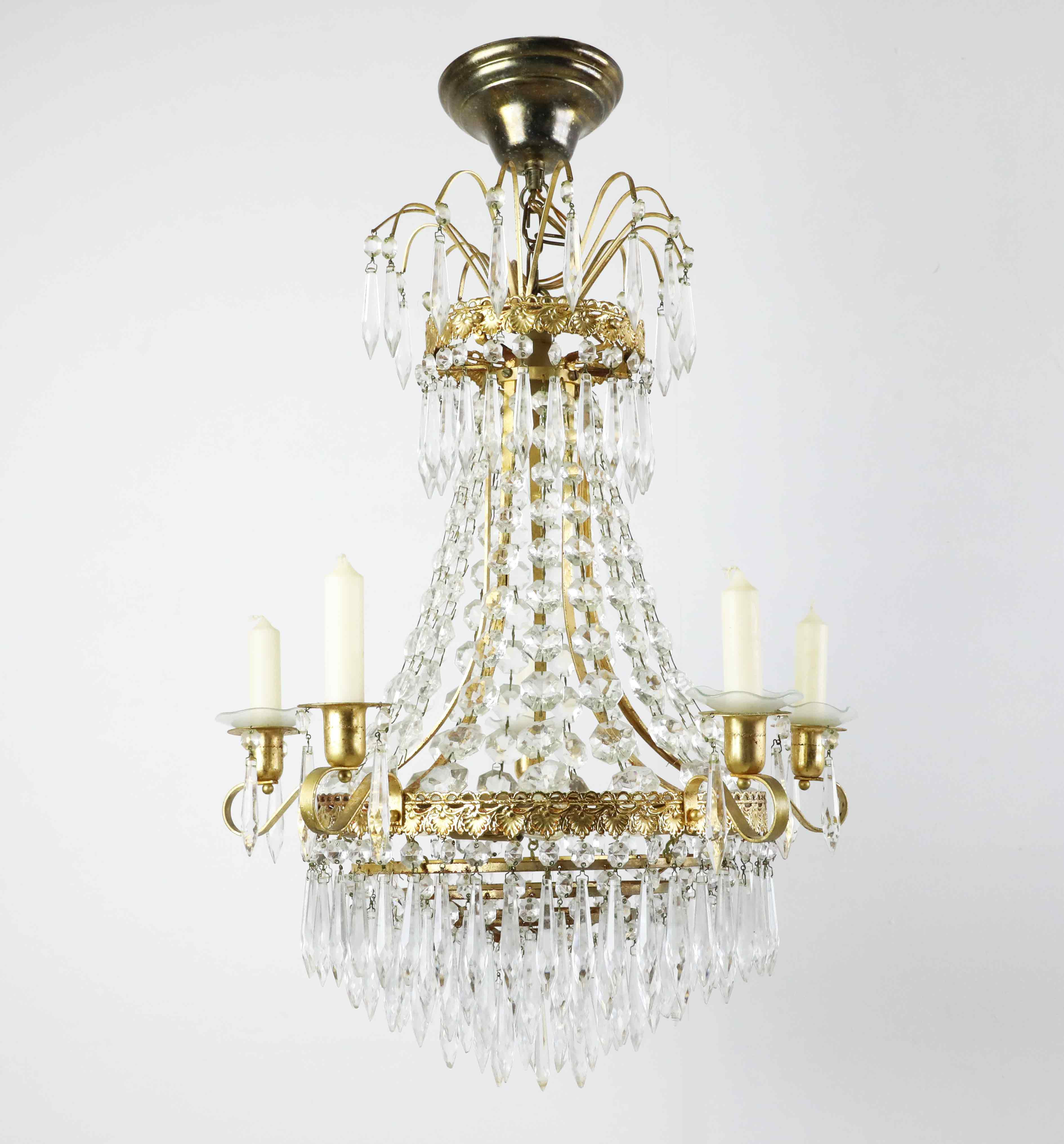 LJUSKRONA, Karl Johan-stil, 5 ljusarmar, 6 elektriska ljuspunkter, 1900-talets andra hälft.