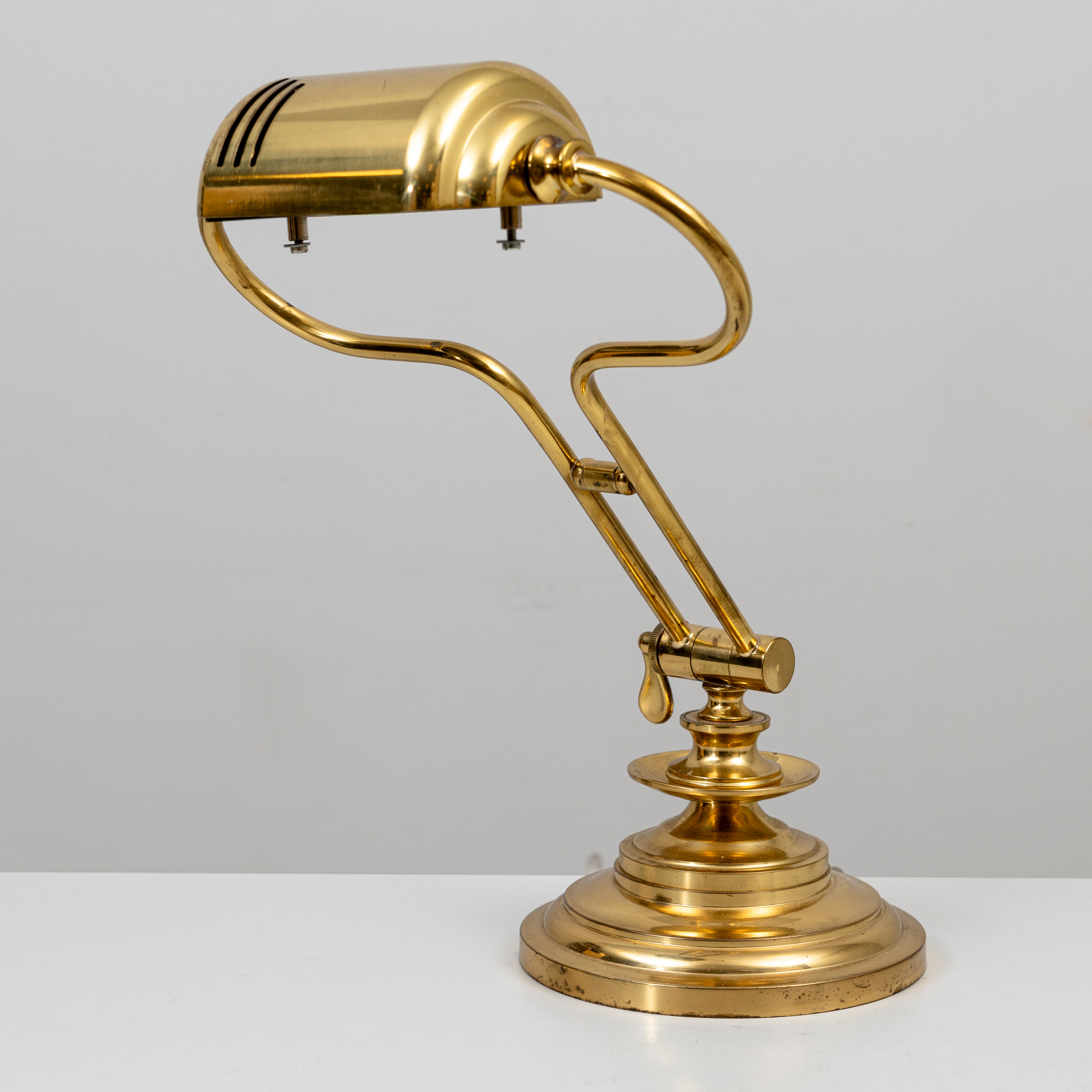 BORDSLAMPA, mässing, 1900-talets andra hälft.