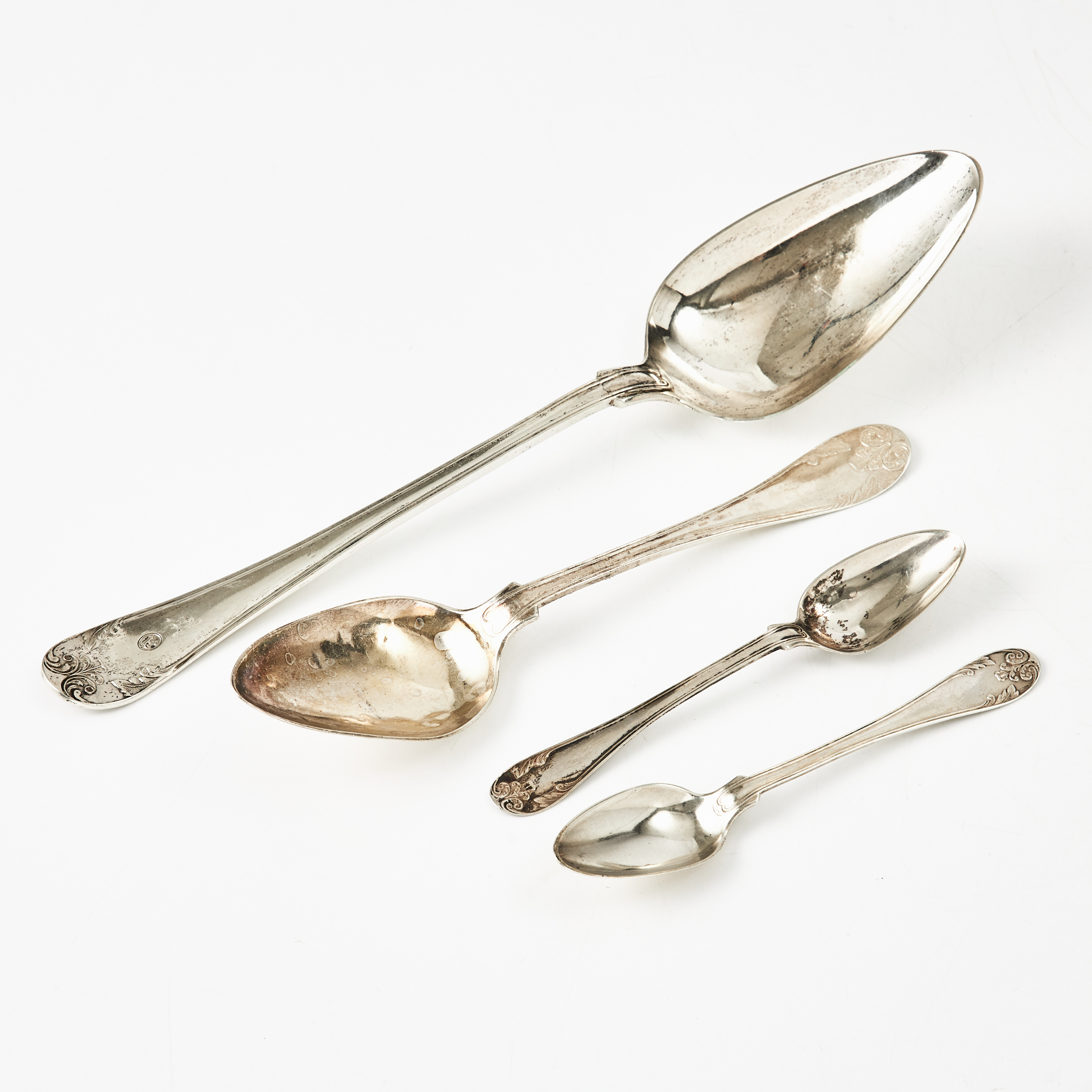 SKEDAR, 4 st, silver, varierande mästarstämplar och årsstämplar, modell "Fransk Lilja".