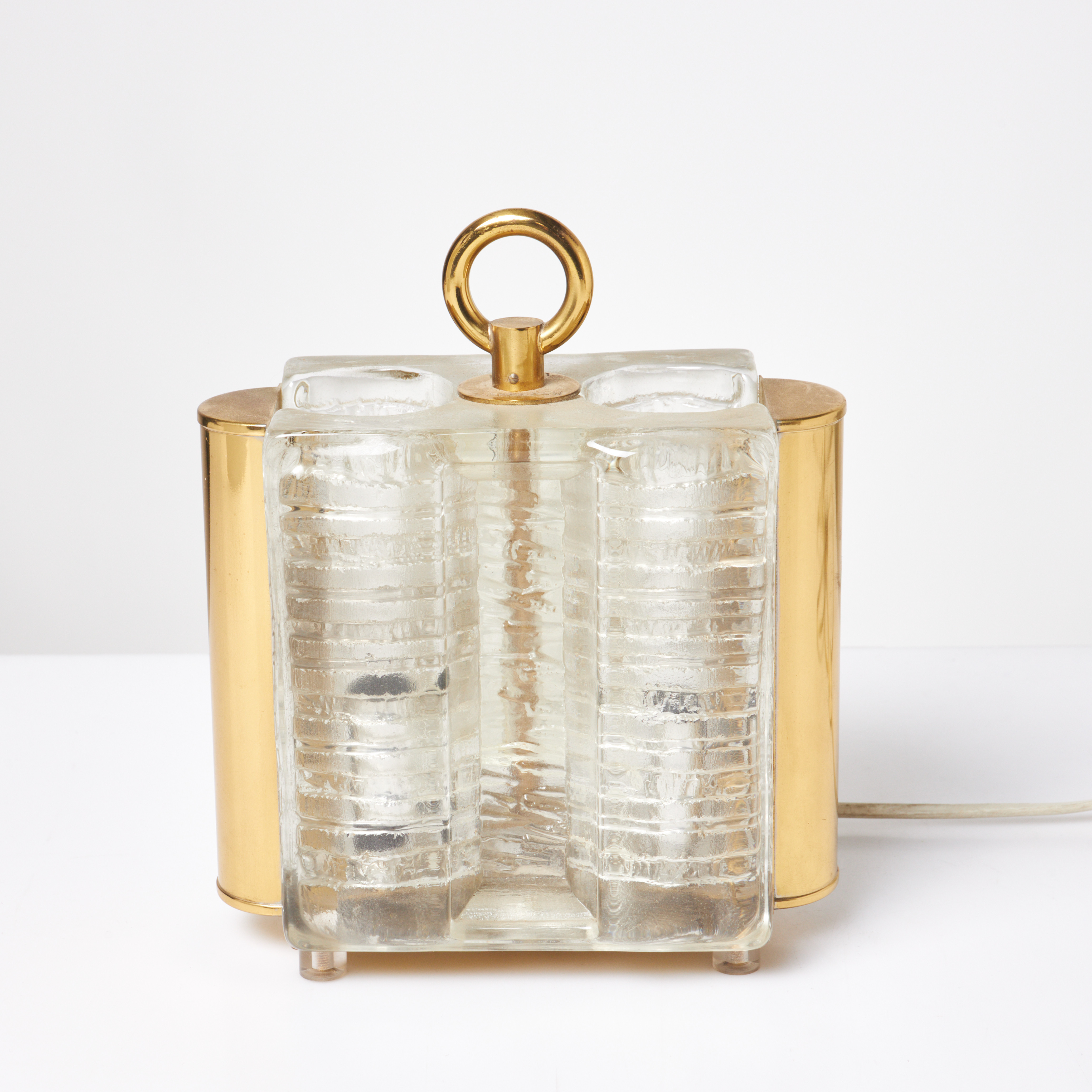 BORDSLAMPA, glas och mässing, etikettmärkt, Tyringe Konsthantverk.