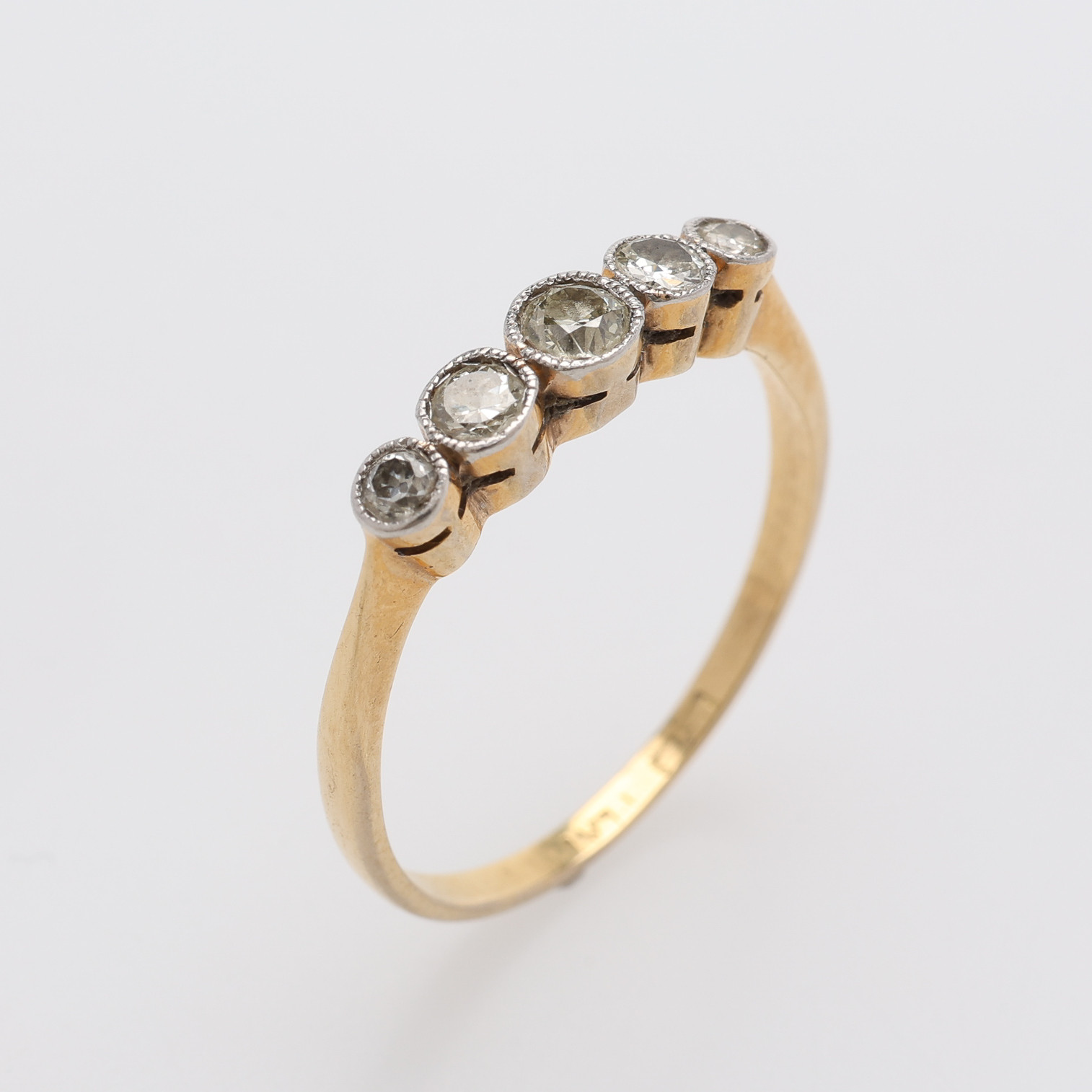RING, 18K GULD & GAMMALSIPADE DIAMANTER, TOTALT Ca. 2,1 g.