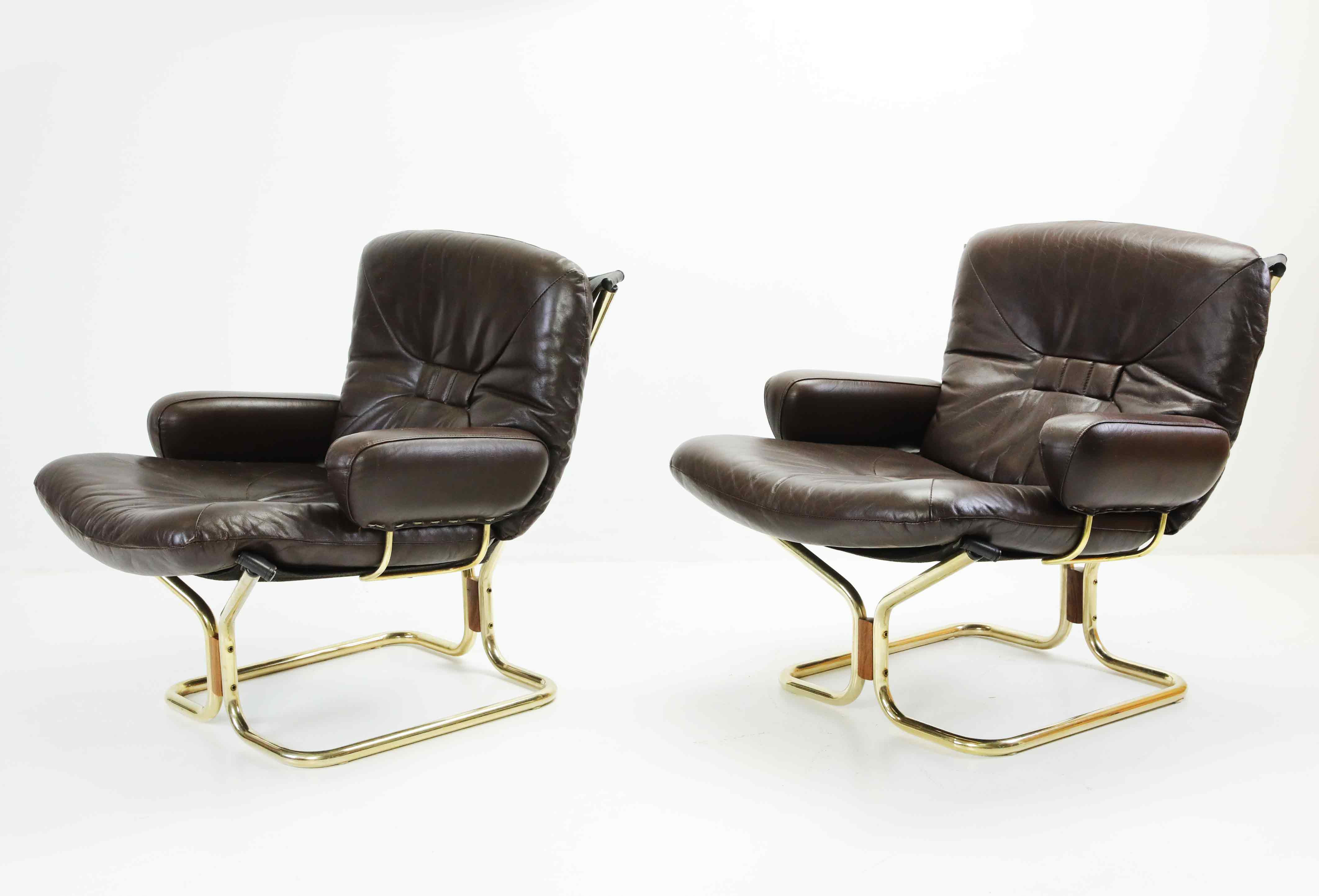 HARALD RELLING. fåtöljer, ett par, "Wing", Westnofa, Norge, 1900-talets andra hälft.