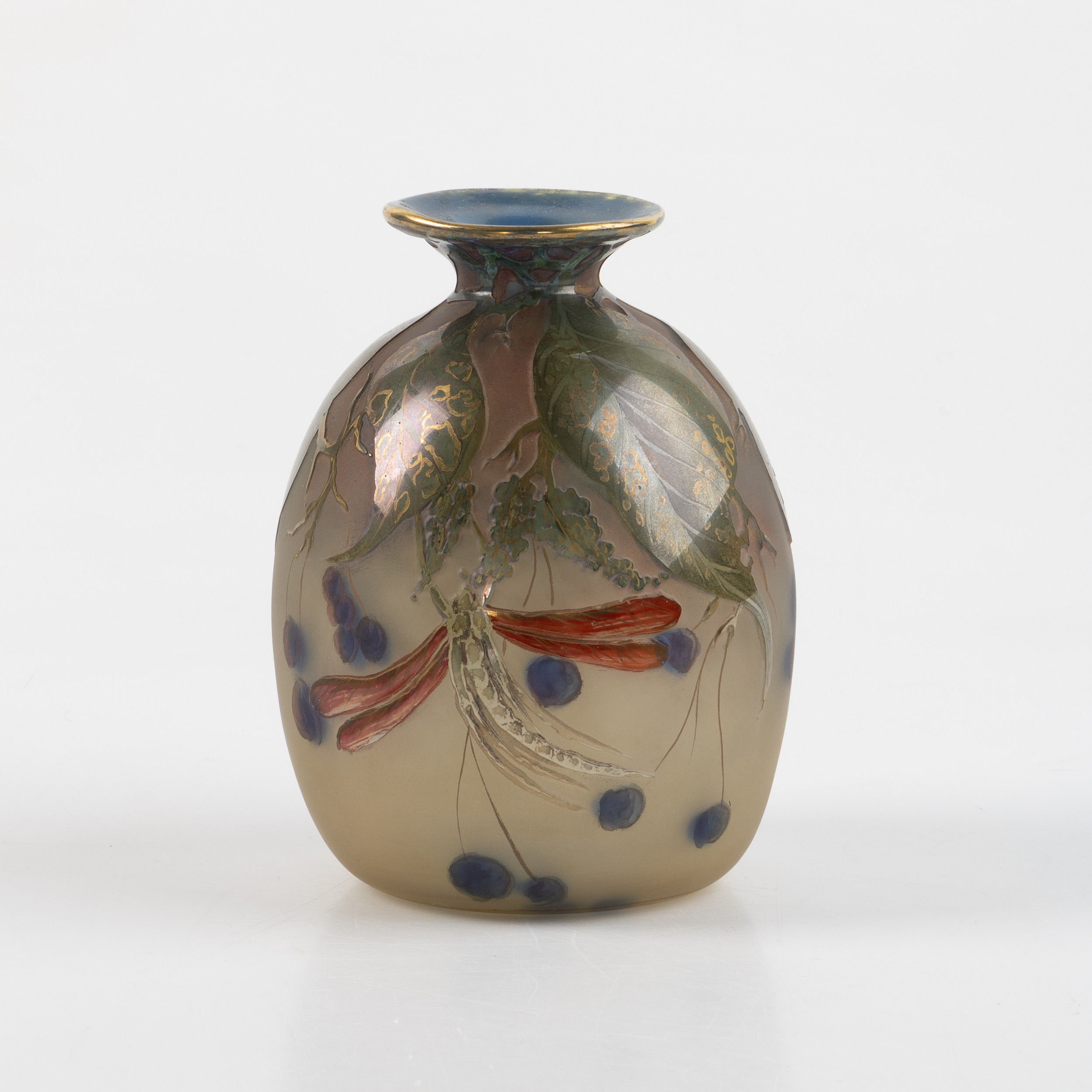 VAS, slipad och etsad dekor av bl a trollslända, otydligt signerad, datering 86, 1900-tal.