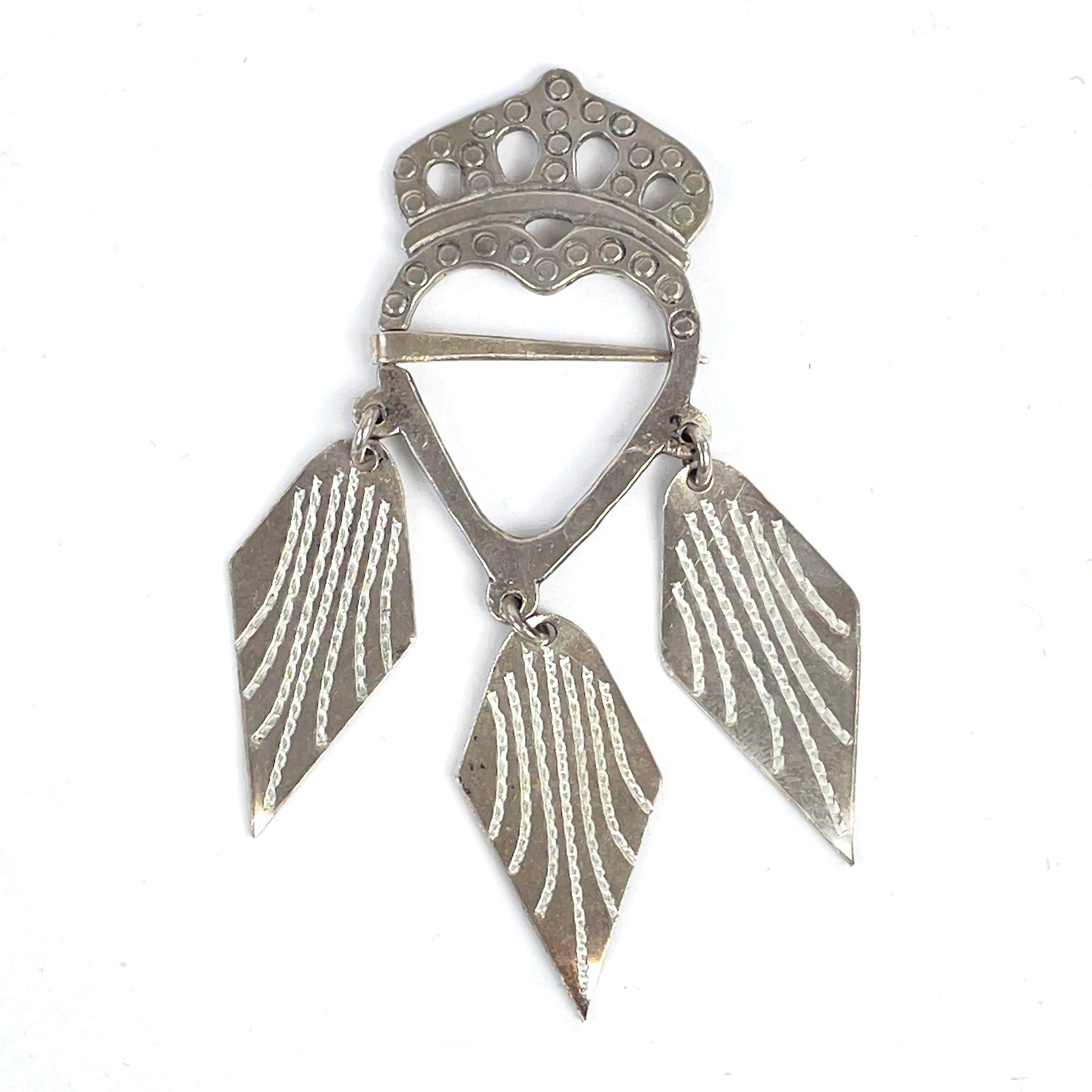 DRÄKTSMYCKE/KRONBROSCH, silver, Guldsmed Per Östman Hb, Vallentuna, 1980.