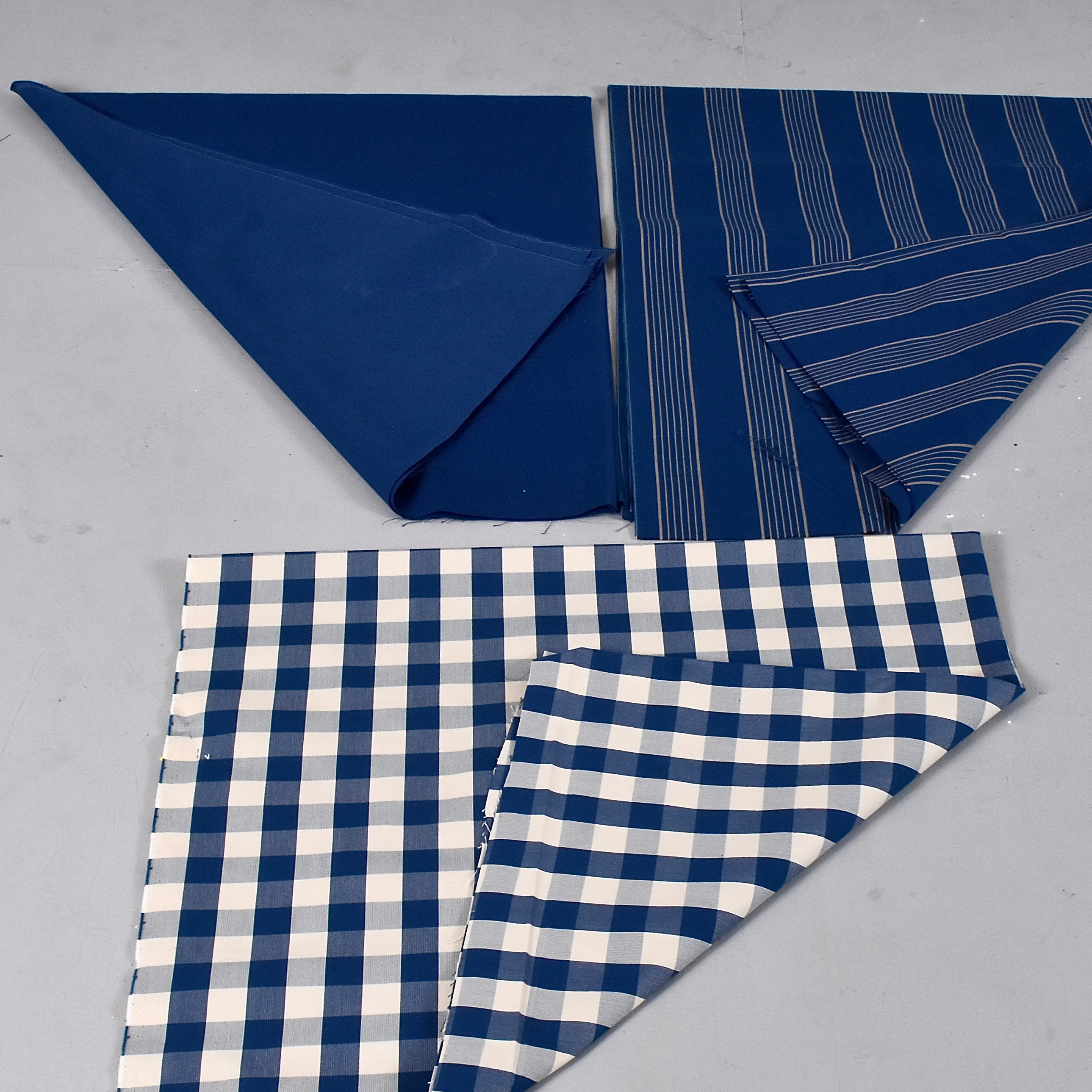 MÖBELTYG, Svenskvävt, 1,35+1,70+1,80 meter.