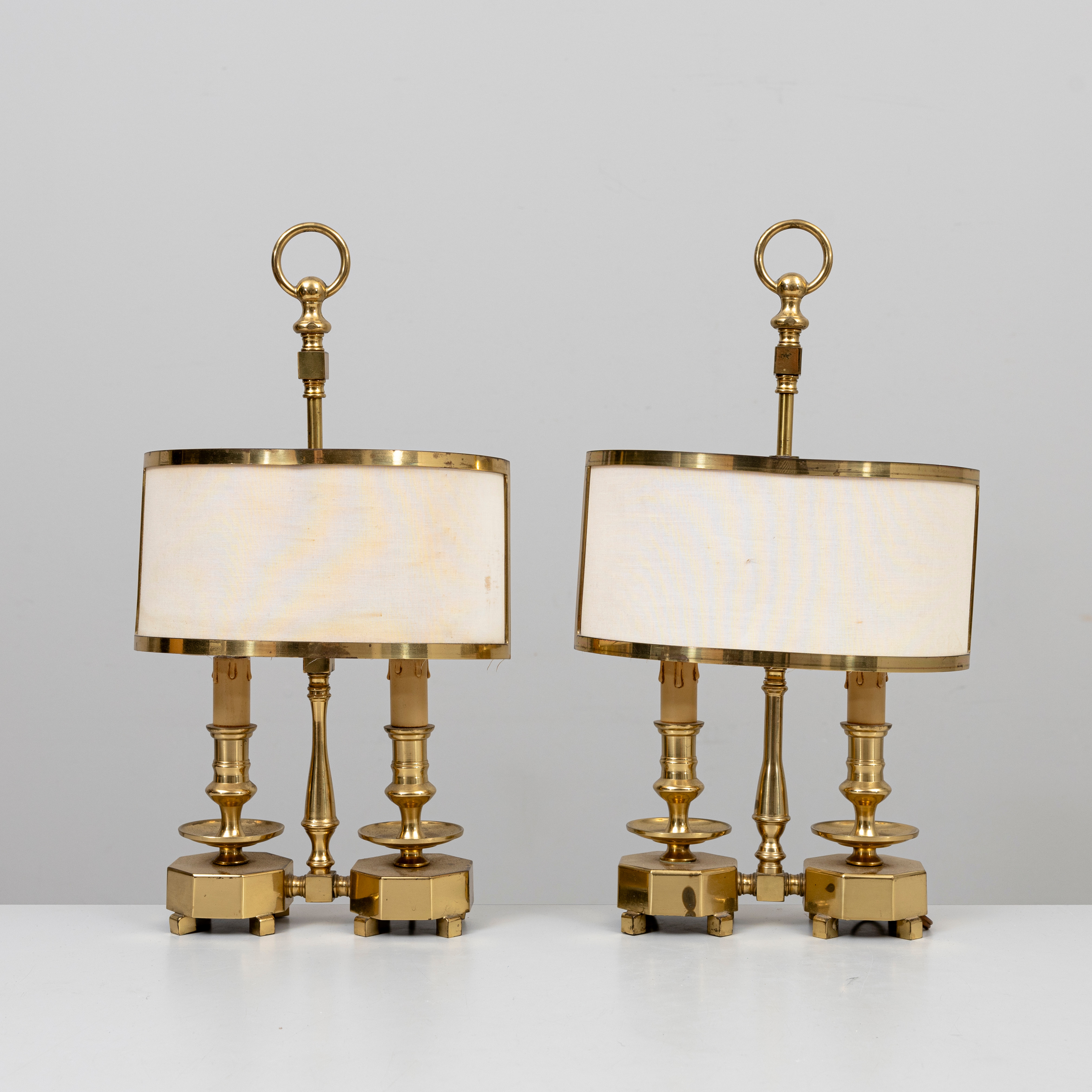 BORDSLAMPOR, 1 par, Bouilottemodell, mässing, 1900-talets andra hälft.