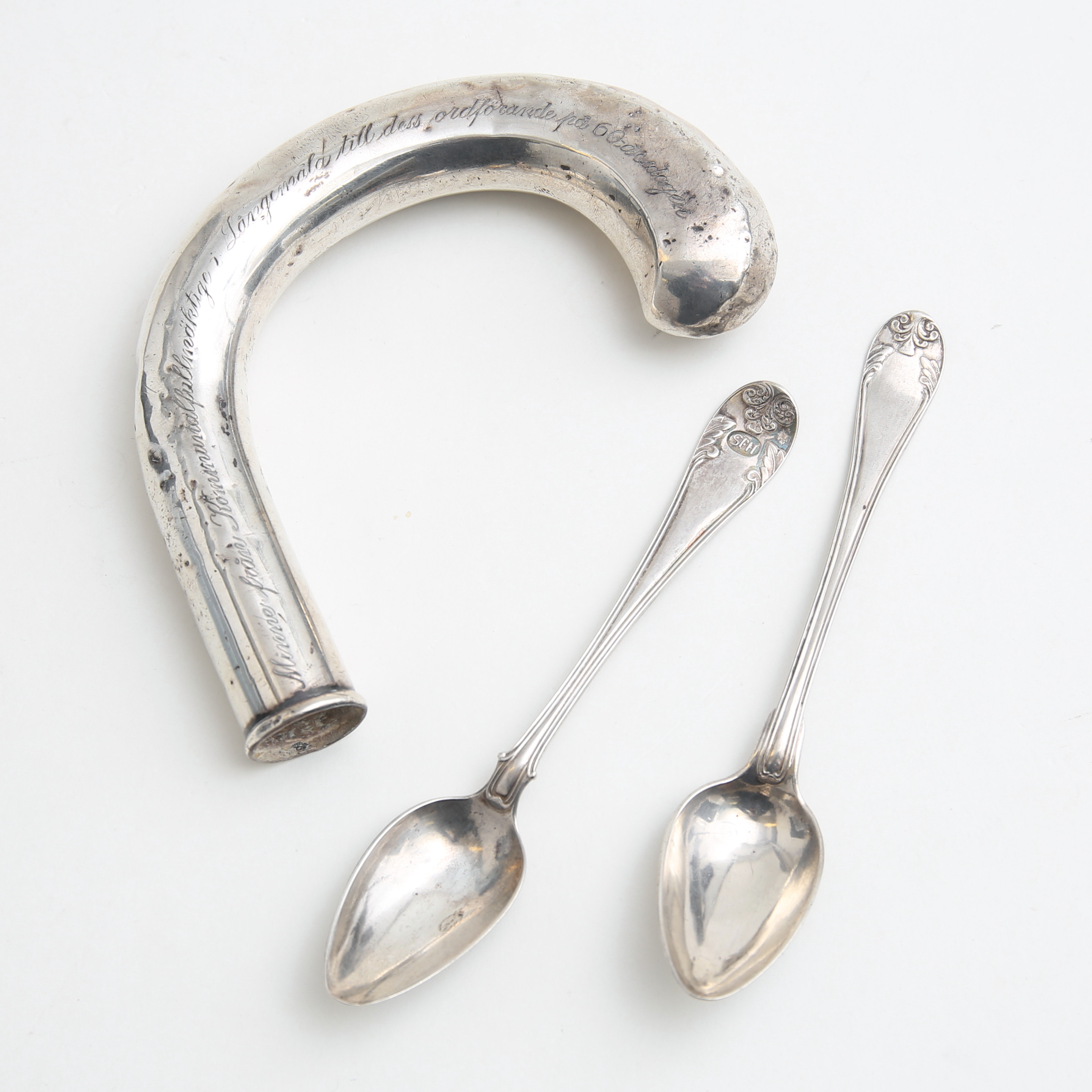 SILVER, 2 skedar samt krycka, vikt 106 gram.