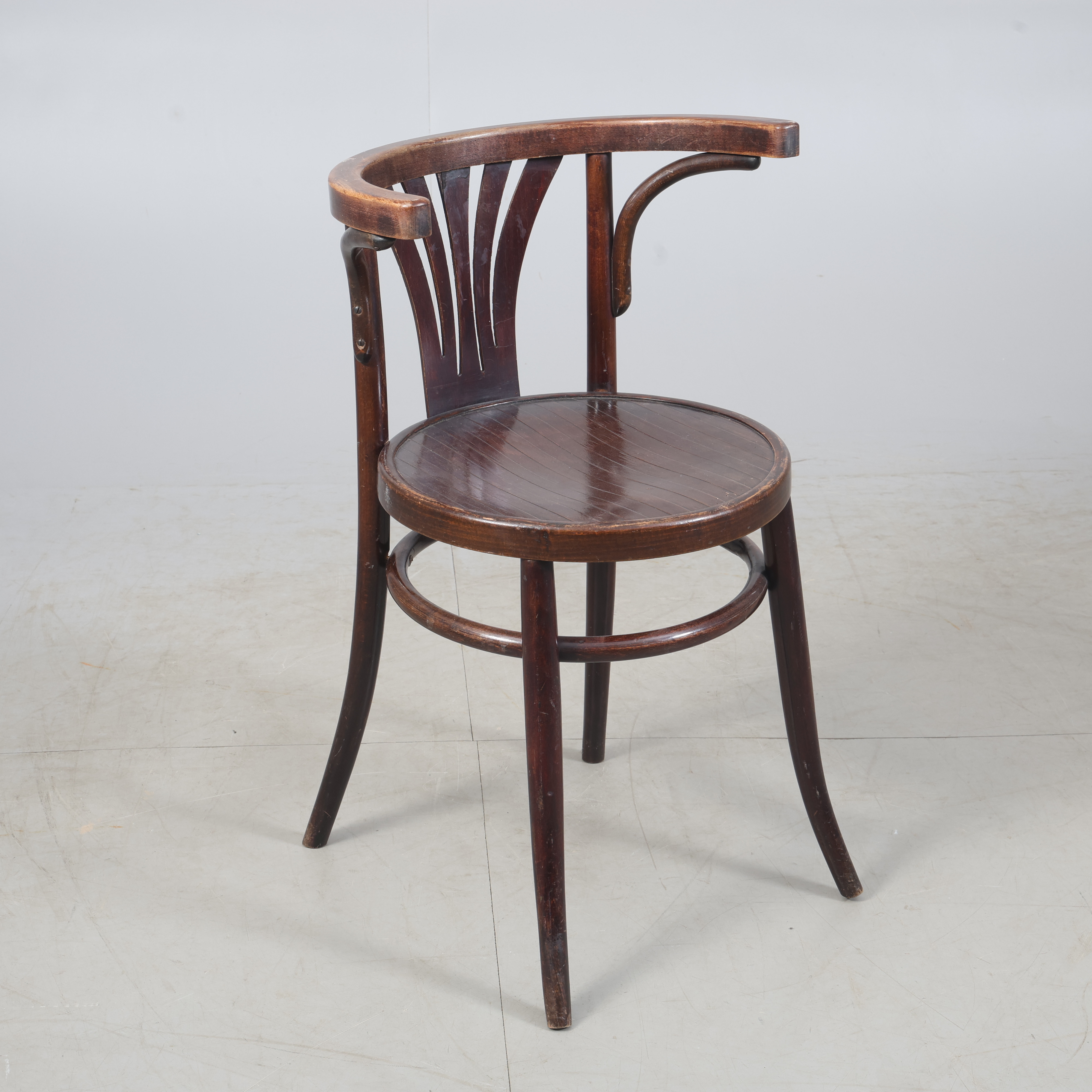 CAFÉSTOL, böjträ, troligen svensk tillverkning.