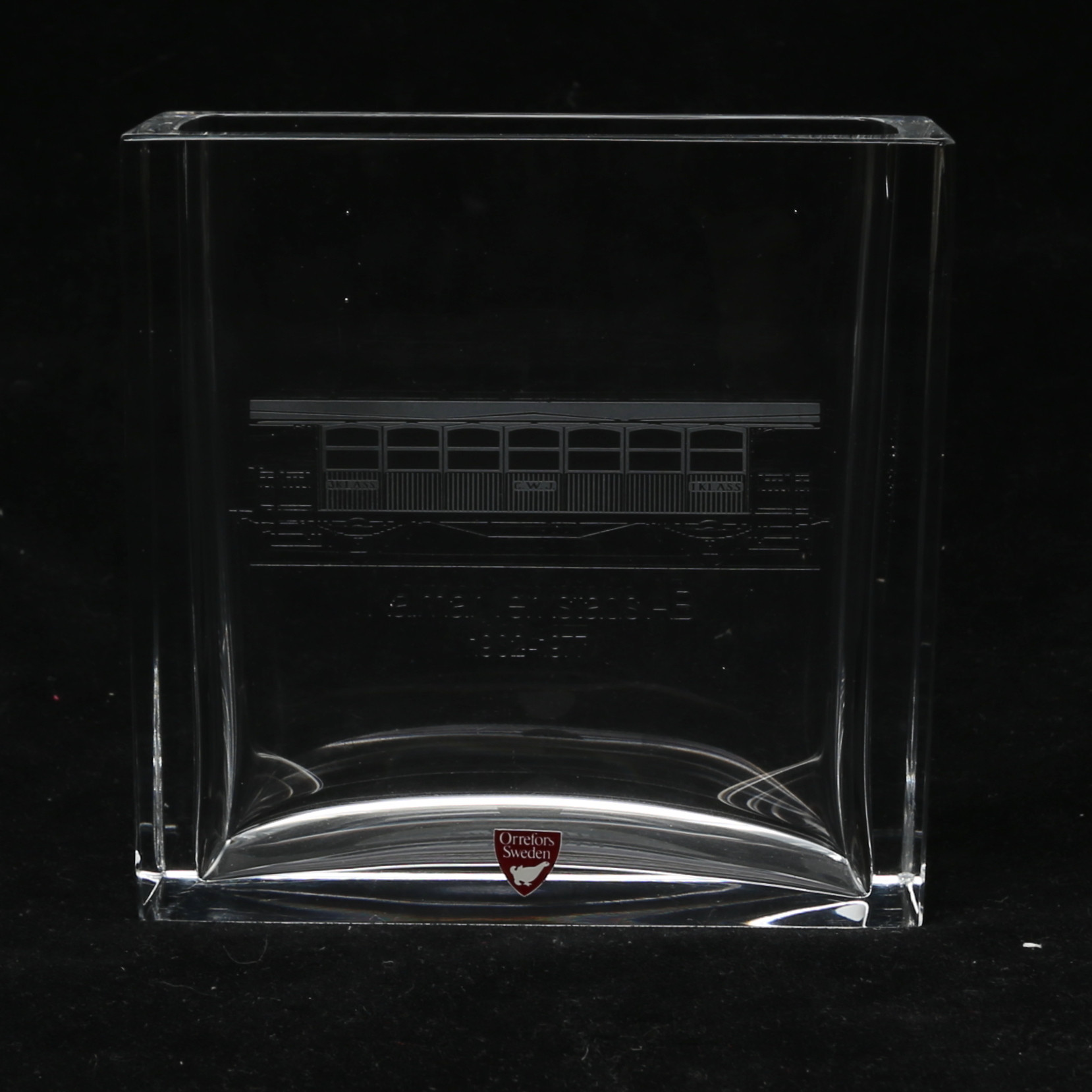 VAS, glas, Motiv Kalmar Verkstads AB, Orrefors, signerad.