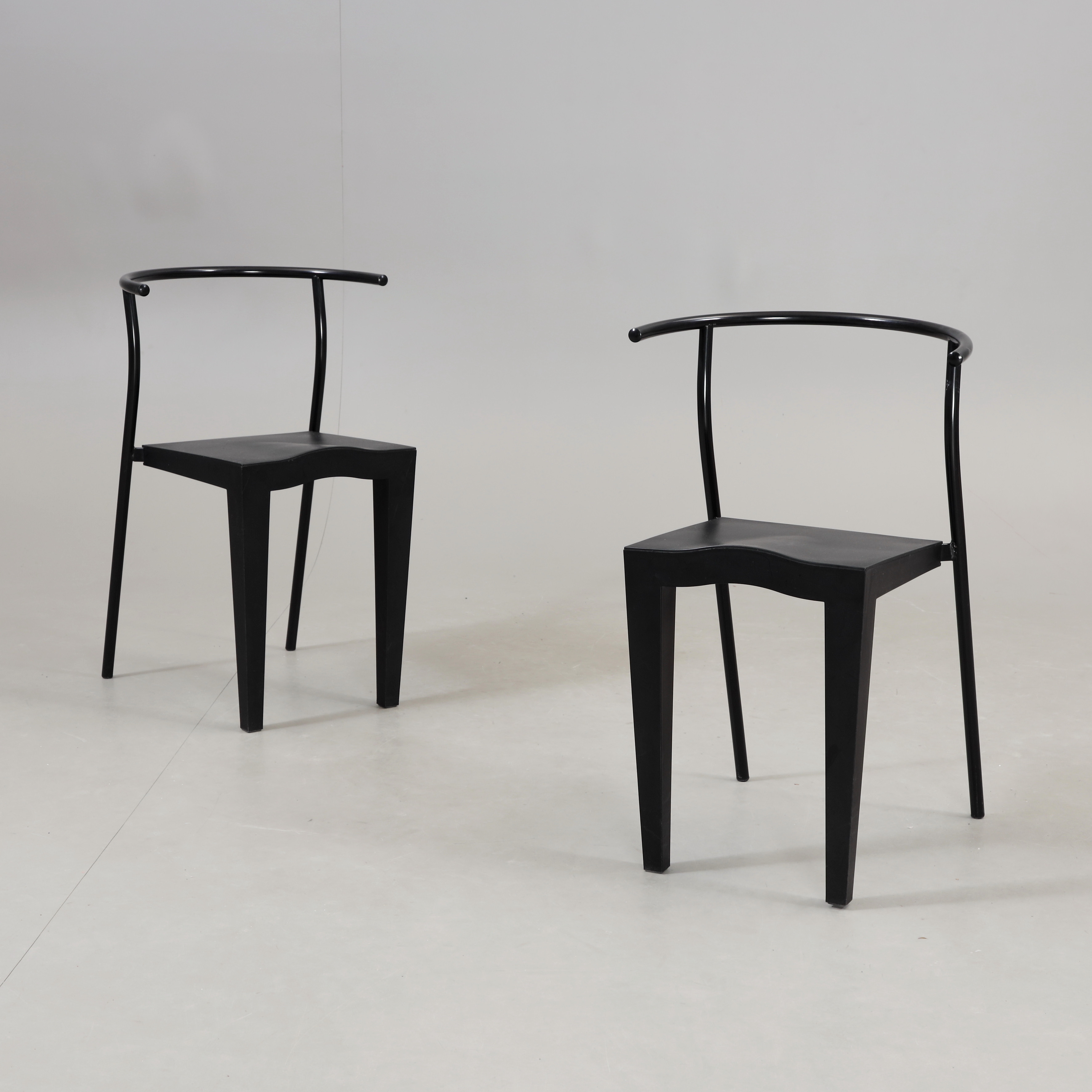 PHILIPPE STARCK. Stolar, ett par, "Dr Glob", plast, Kartell, Italien, 2000-tal.