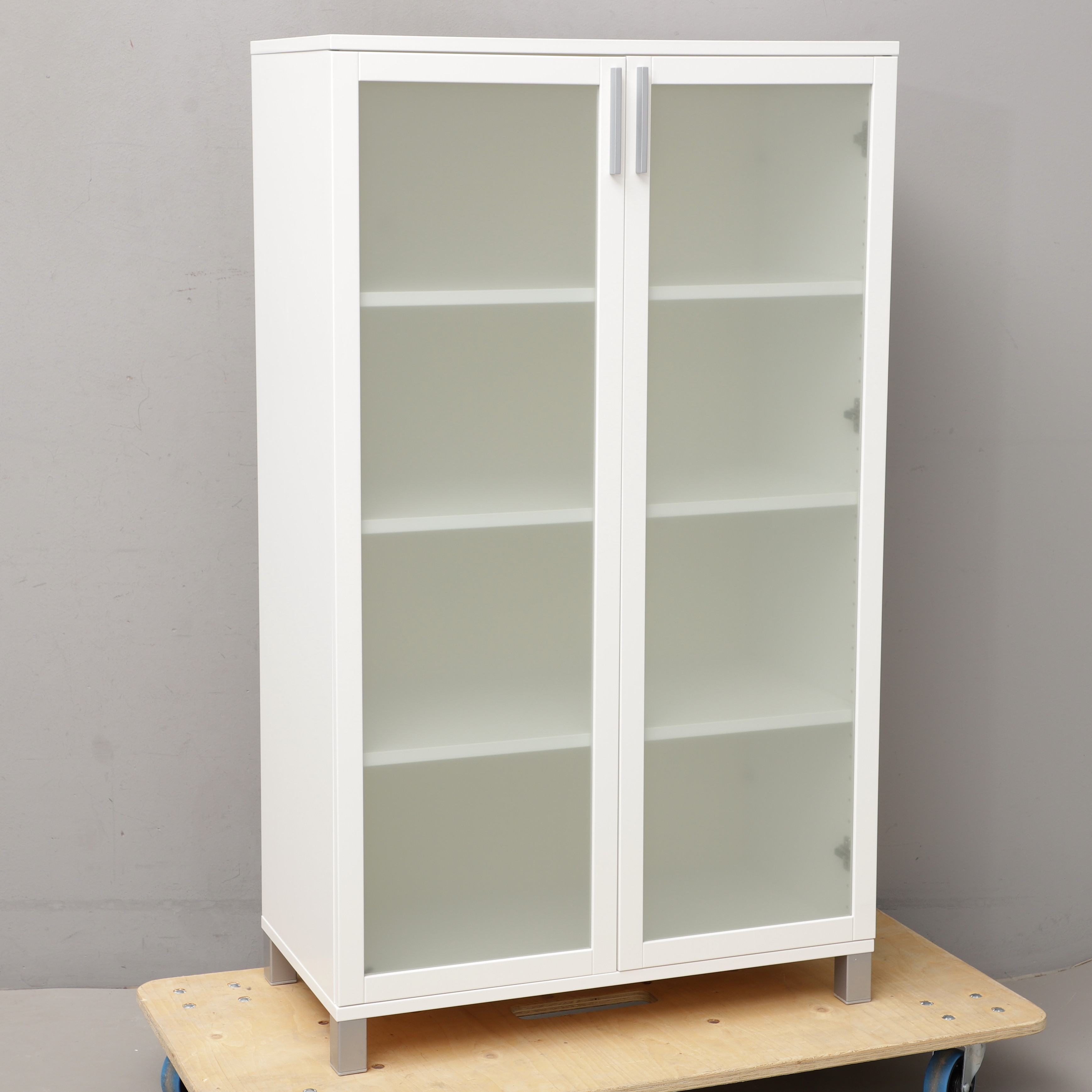 VITRINSKÅP, "Azzaro", Voice, 2000-tal.