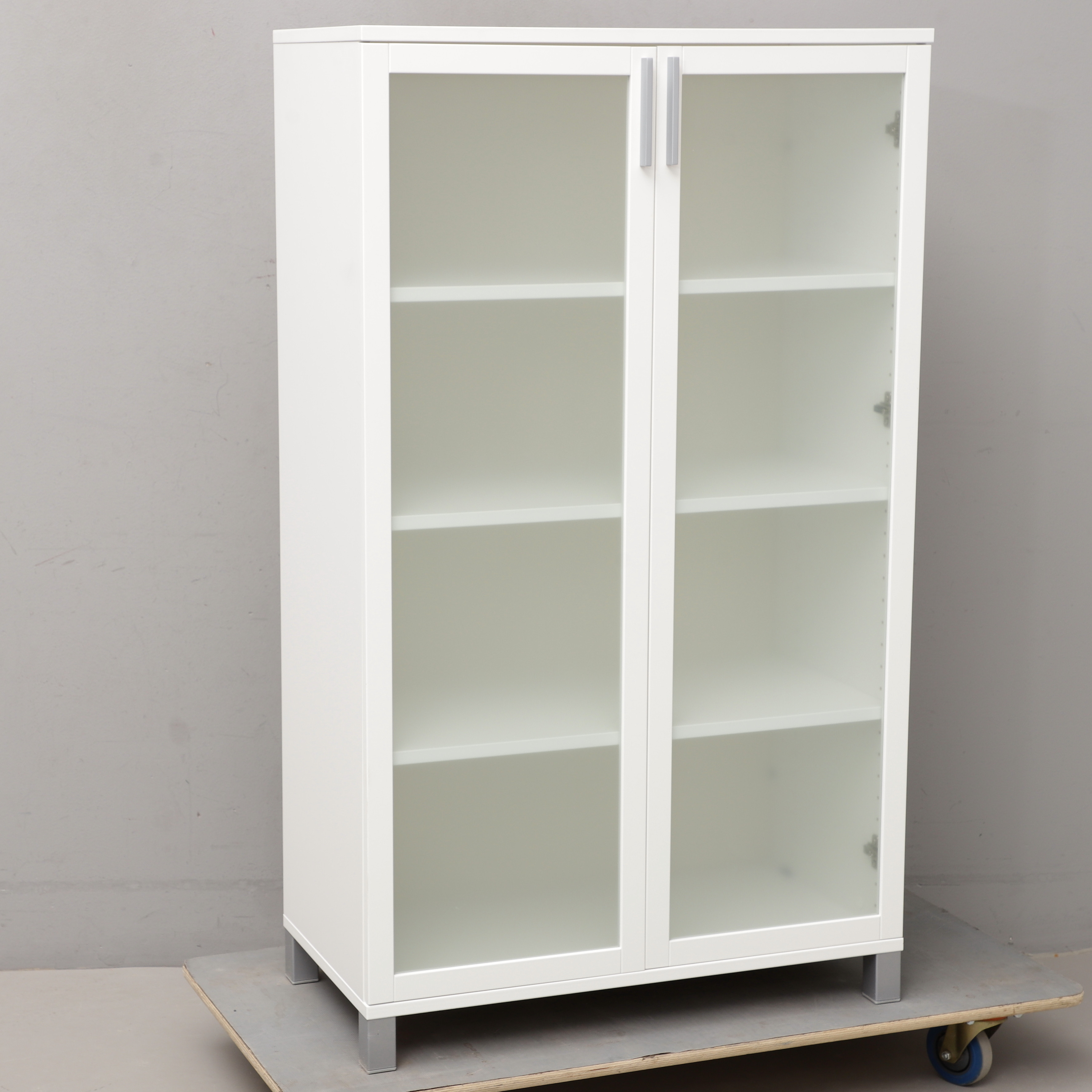 VITRINSKÅP, "Azzaro", Voice, 2000-tal.