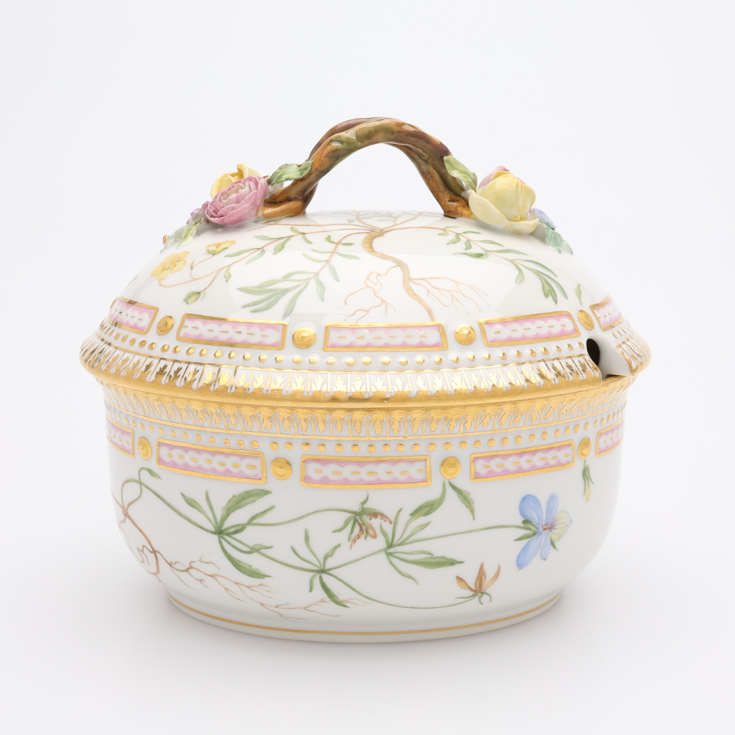 LITEN TERRIN, PORSLIN, FLORA DANICA, MODELLNUMMER 3582, ROYAL COPENHAGEN, DANMARK, 1963.