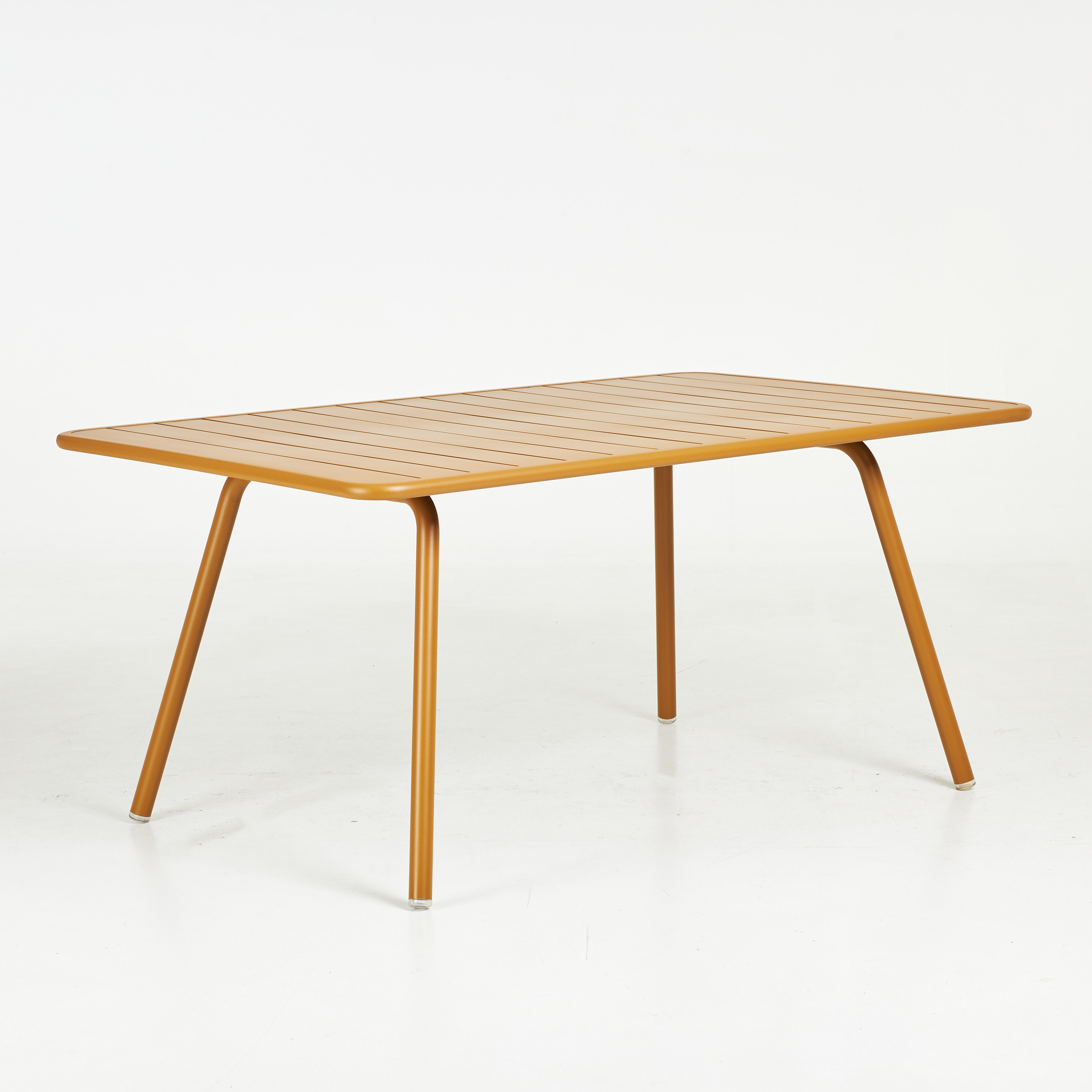 FERMOB. Luxembourg, bord, lackerad metall, samtida.