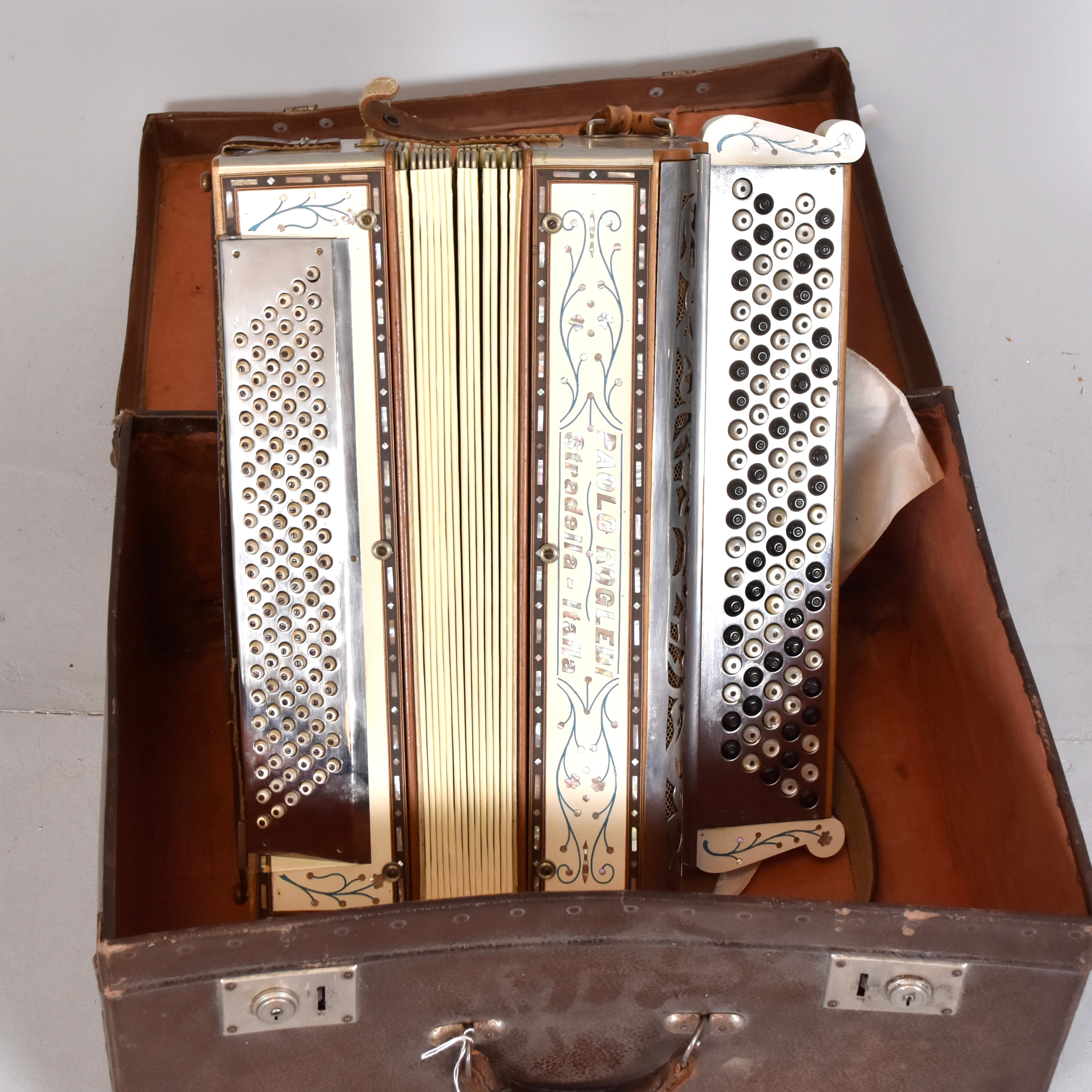 DRAGSPEL, Paolo Rogledi, Stradella, italien.