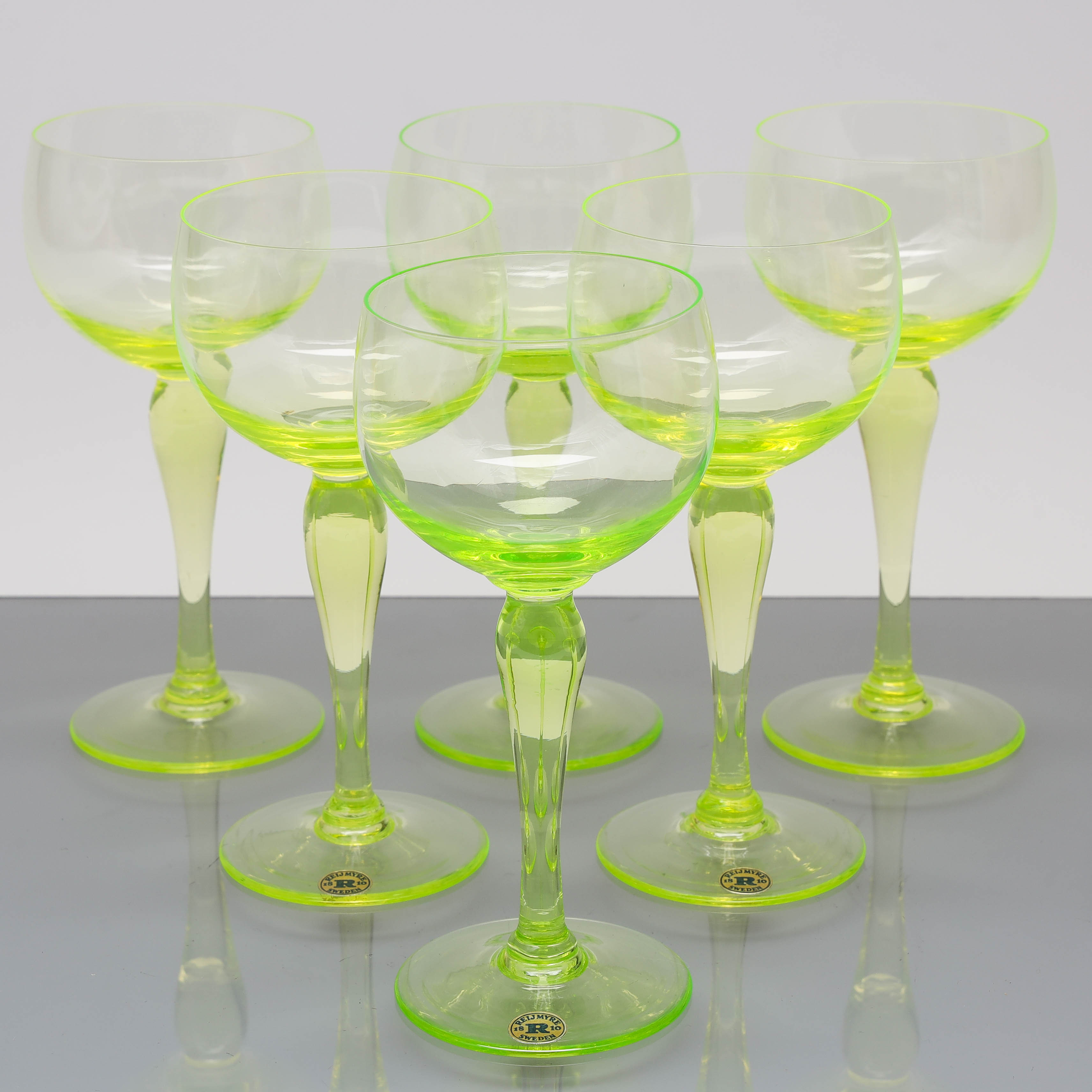 VINGLAS, 6 st, uranglas, Reijmyre glasbruk, 1900-tal.