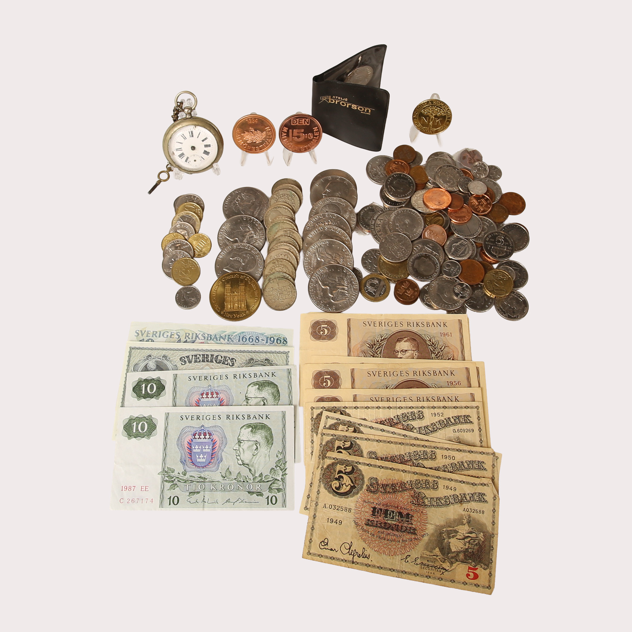 SILVERMYNT. 40%, Gustaf V, Gustaf VI Adolf. Sedlar, minnespräglingar, ett fickur sent 1800-tal. Silvermynt vikt 100 gram.