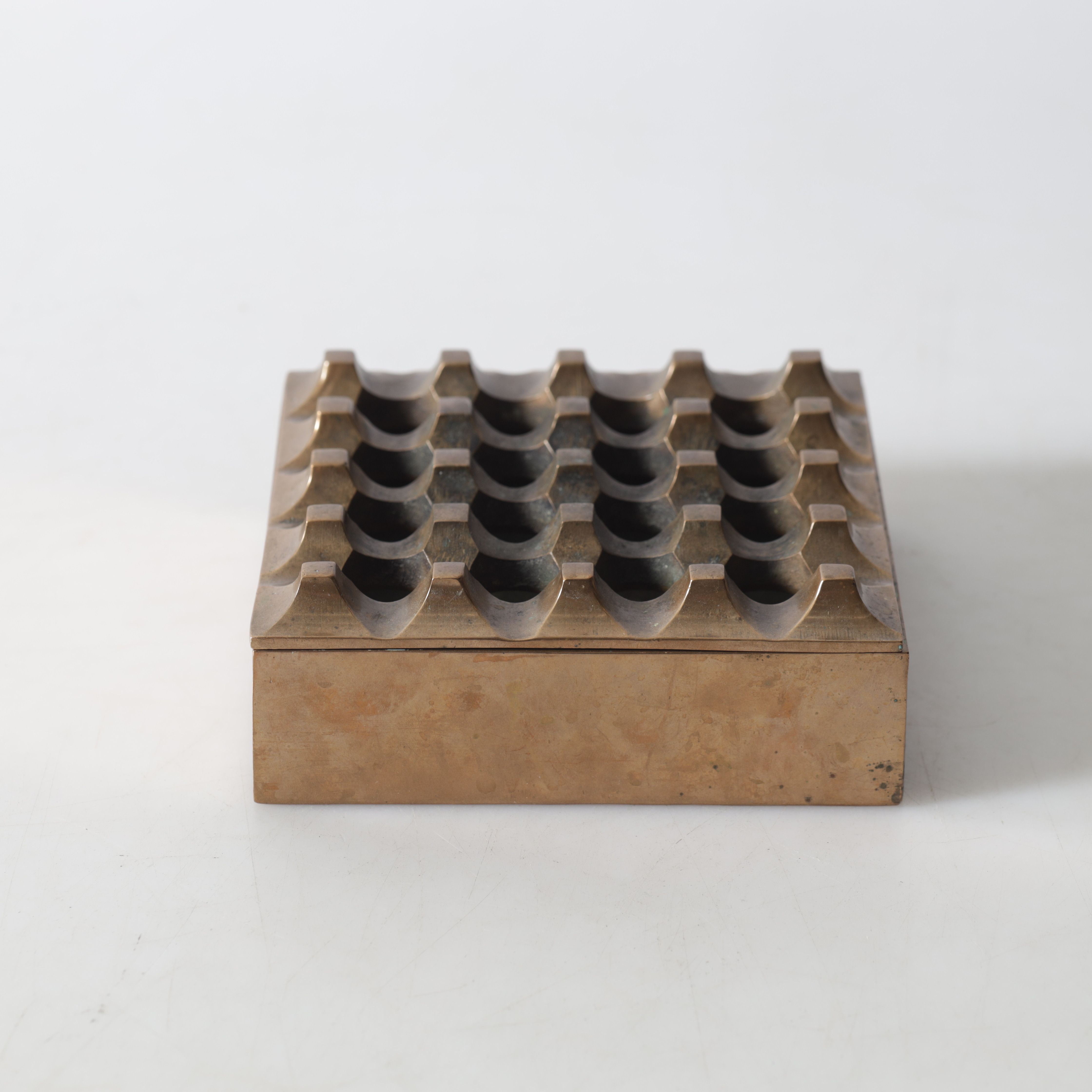 ASKFAT, brons, "Ultima 15" Beck & Ljung, 1900-talets andra hälft.