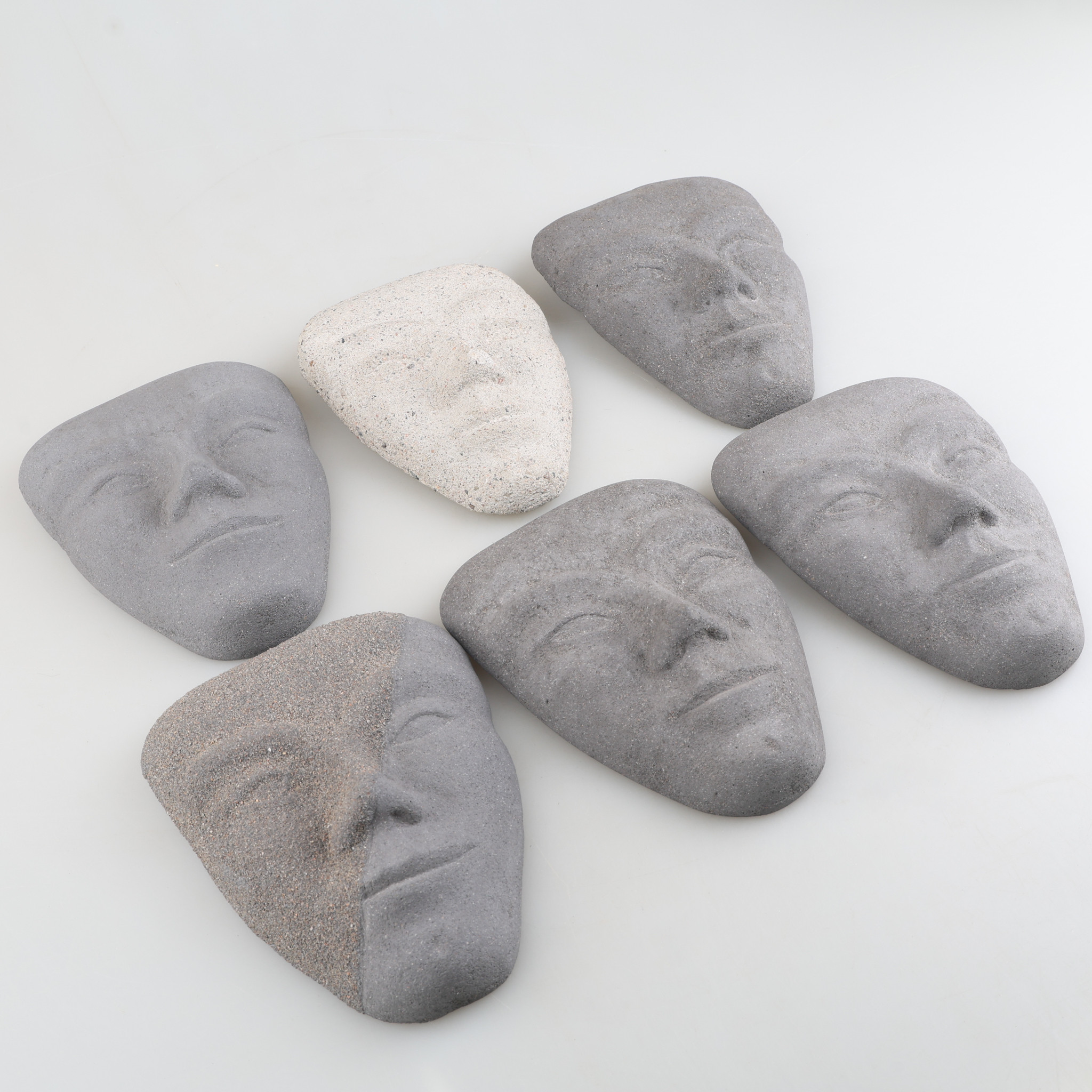 VÄGGDEKORATIONER, 6 stycken ansikten, signerade Jill.