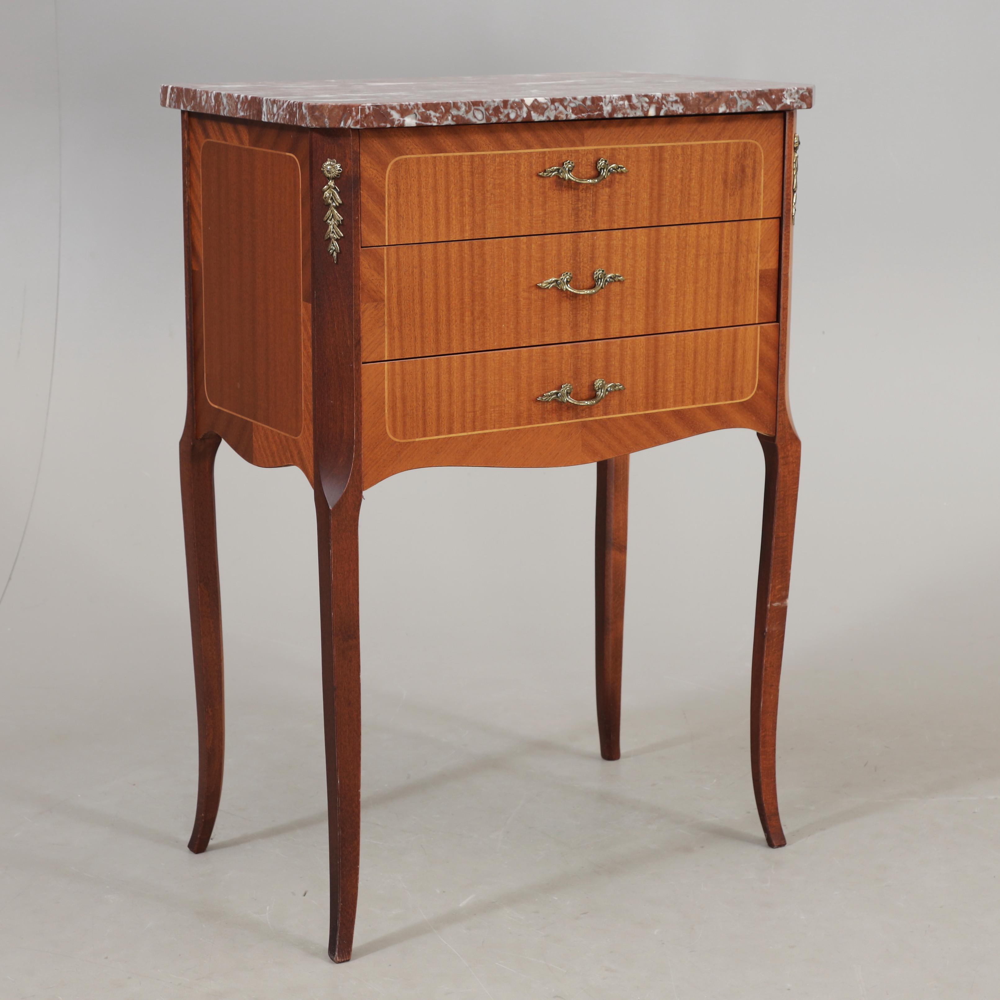 BYRÅ med stenskiva, mahogny, 1900-talets mitt.