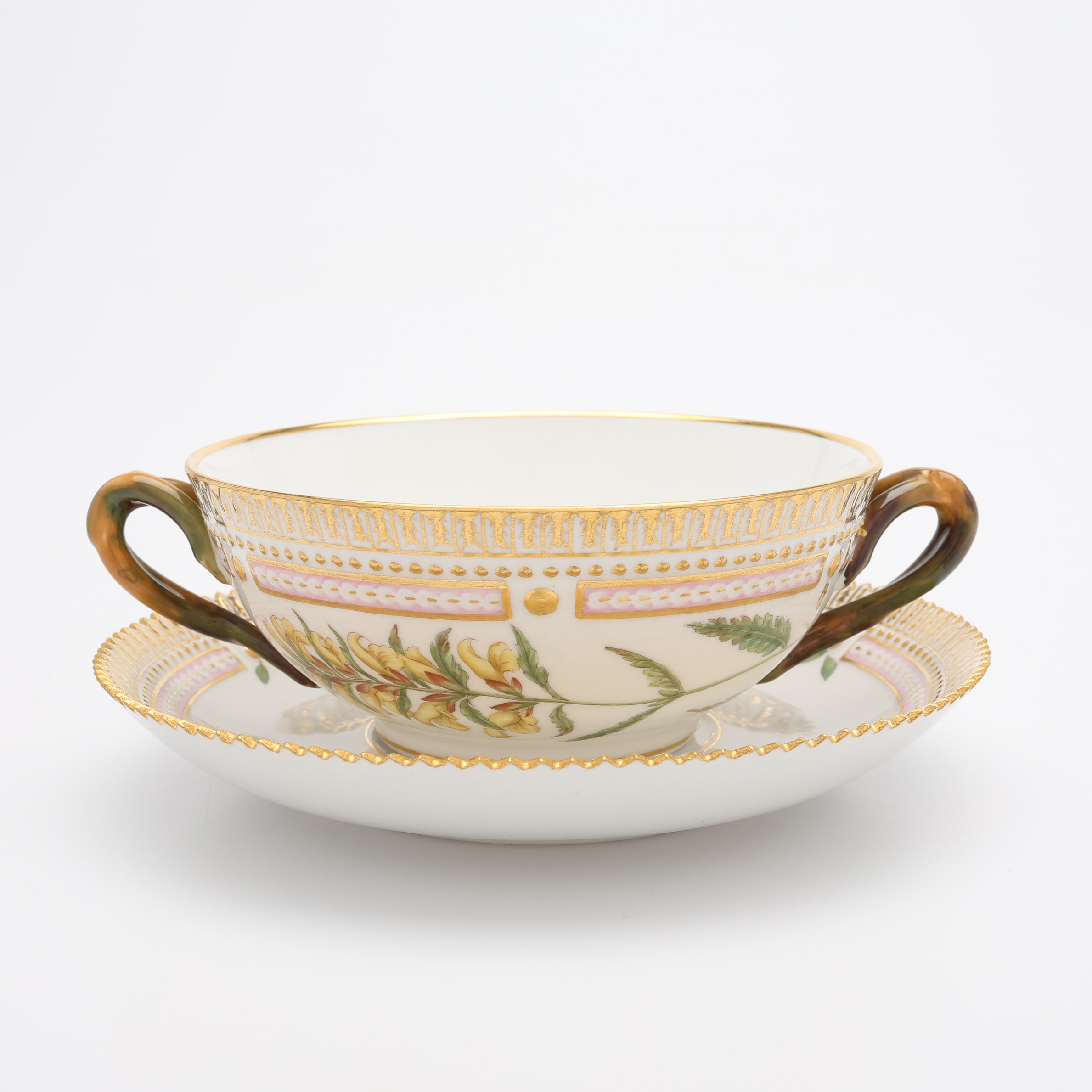 BULJONGKOPP MED FAT, PORSLIN, FLORA DANICA, MODELLNUMMER 3612, ROYAL COPENHAGEN, DANMARK, 1959/63.