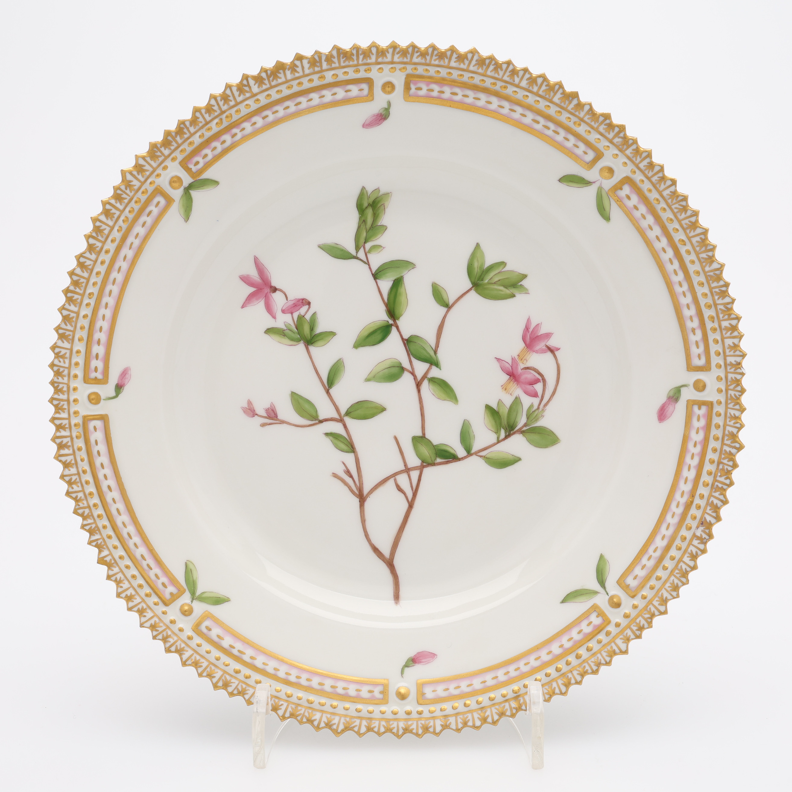 ASSIETT, PORSLIN, FLORA DANICA, MODELLNUMMER 3551, ROYAL COPENHAGEN, DANMARK, 1966.