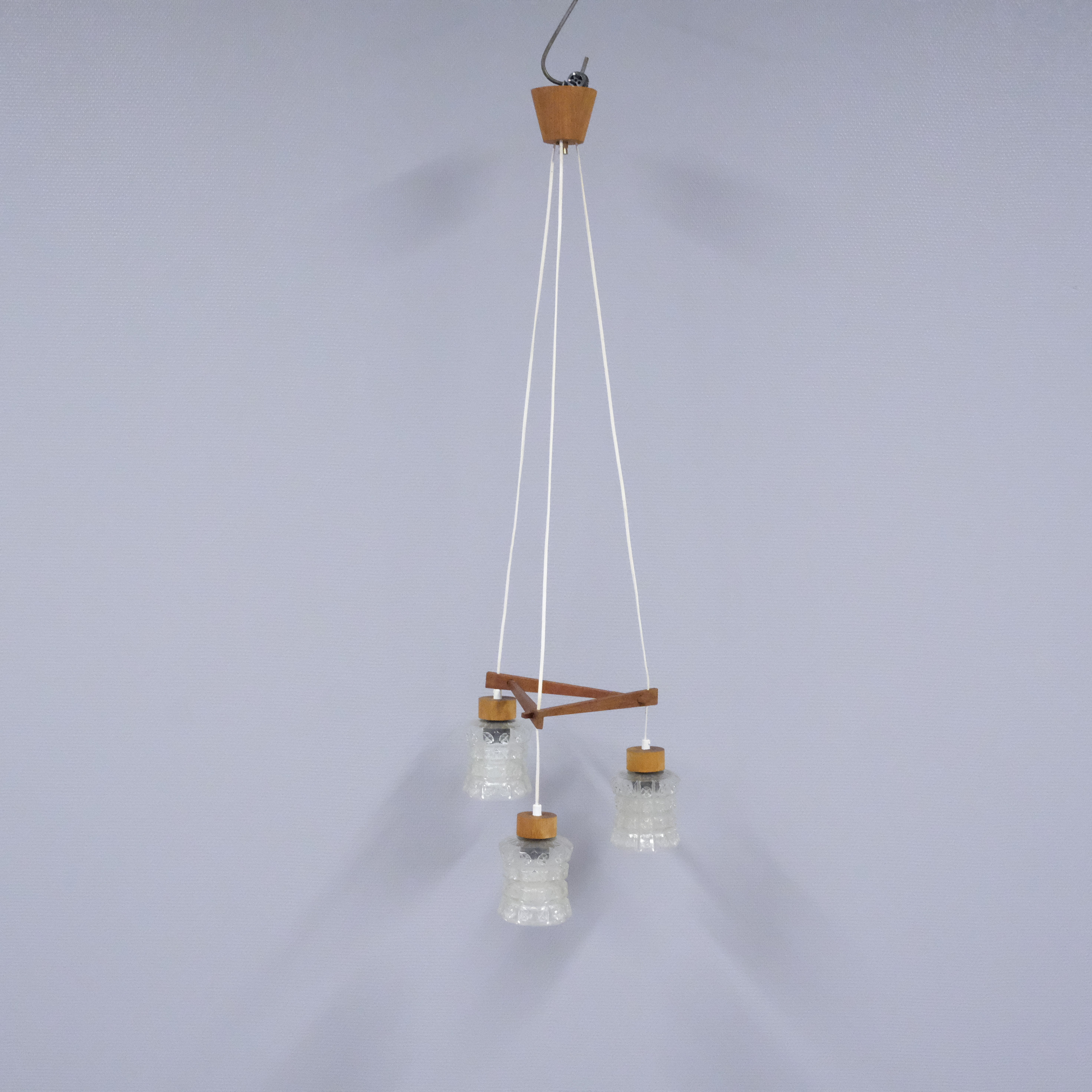 TAKLAMPA, TEAK OCH GLAS, 1960-TAL.