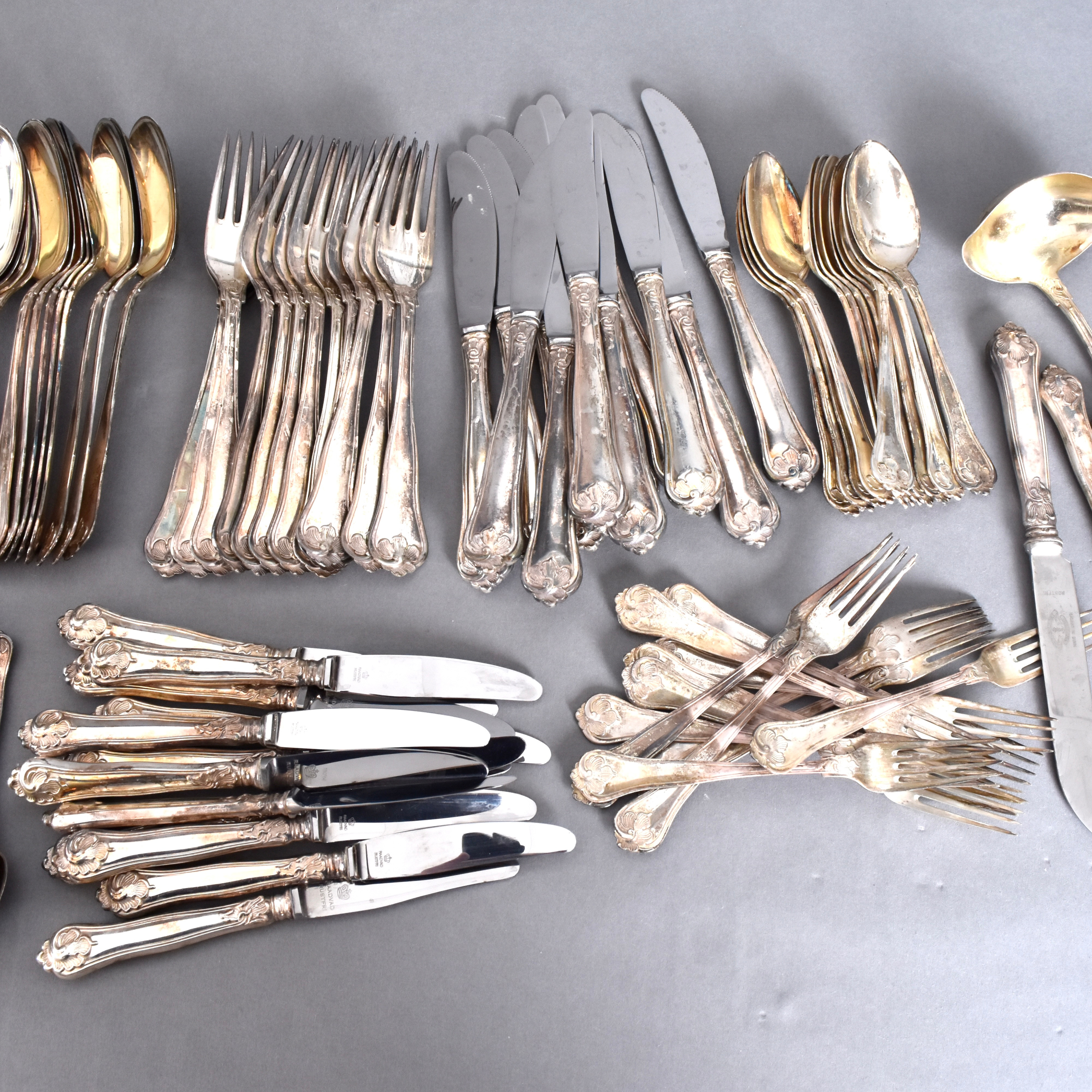 BESTICKSUPPSÄTTNING, silver, Cohr, Danmark, total vikt 2173 gram exklusive knivar, dessa vikt 1414 gram.