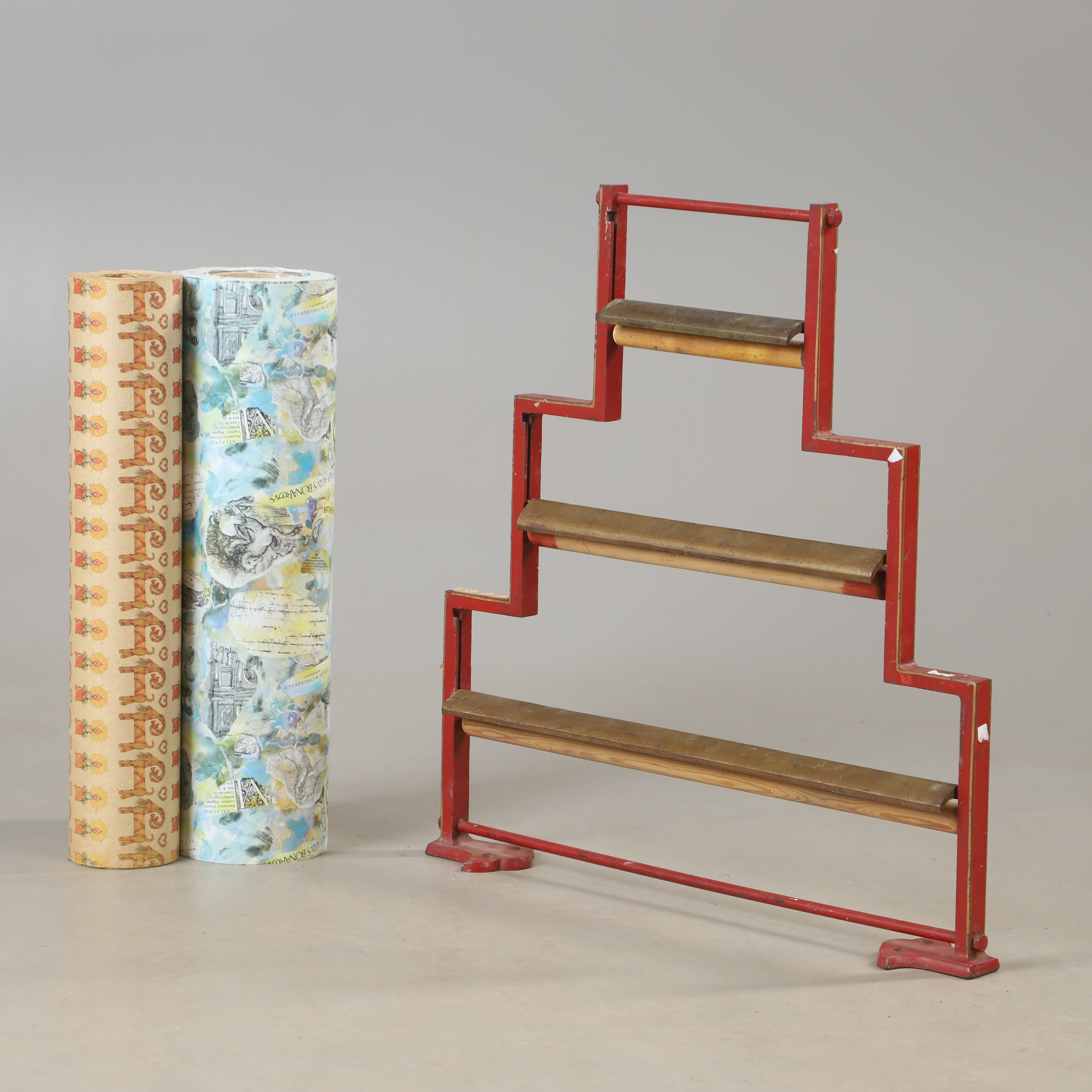 PRESENTPAPPERSHÅLLARE, metall, 1900-talets första hälft.