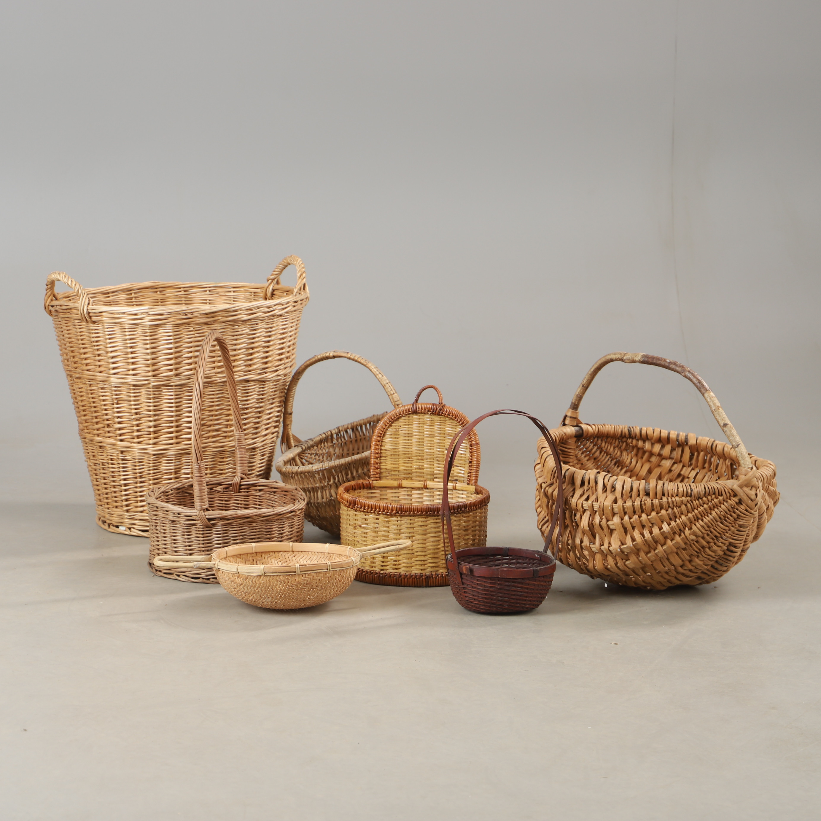 KORGAR, 7 stycken, rotting, 1900-talets första hälft.