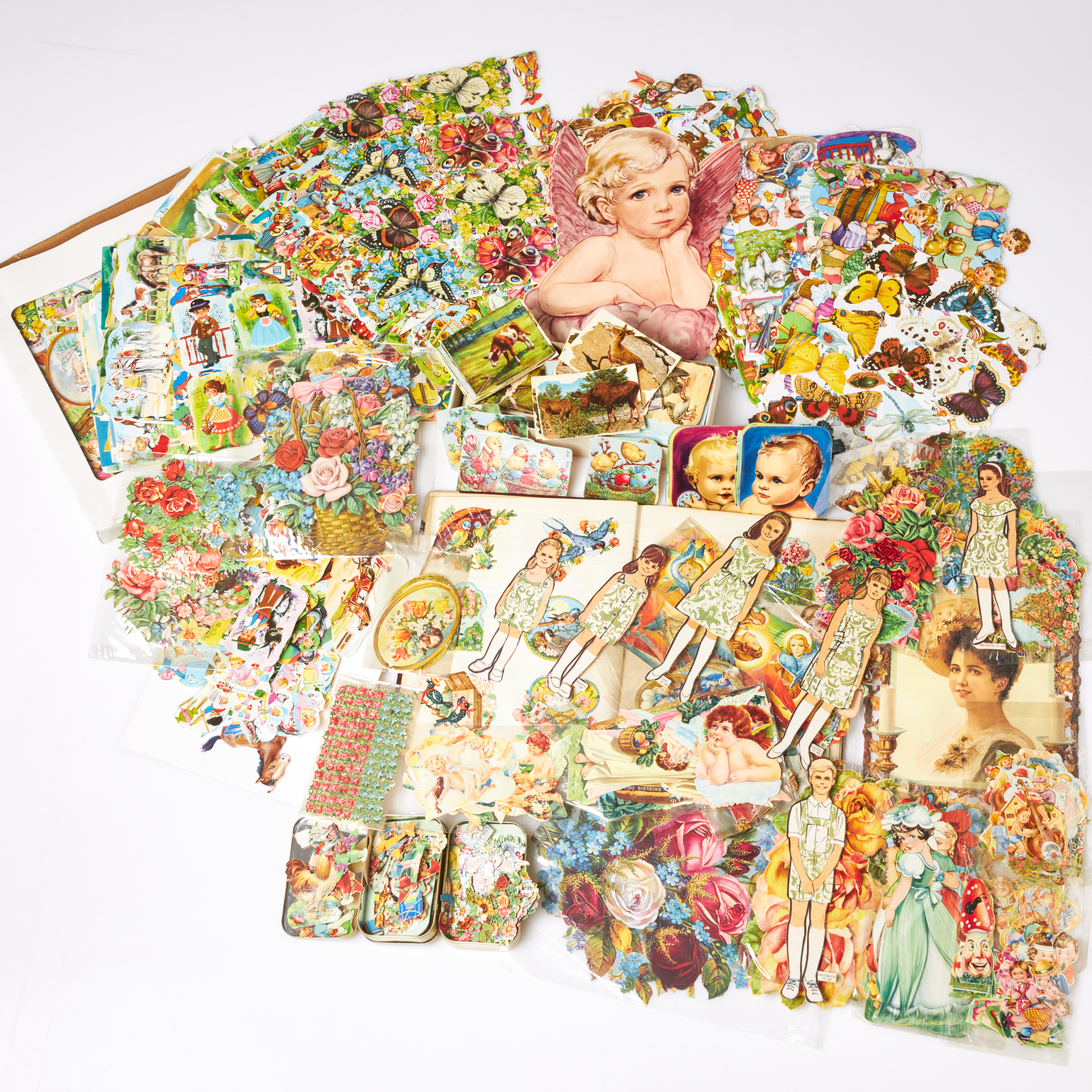 BOKMÄRKEN, ca 250 st, helkartor samt klippta, blandade motiv och tillverkning, bl.a. Kruger, PZB, Z&M, Tyskland, 1900-talets första hälft.