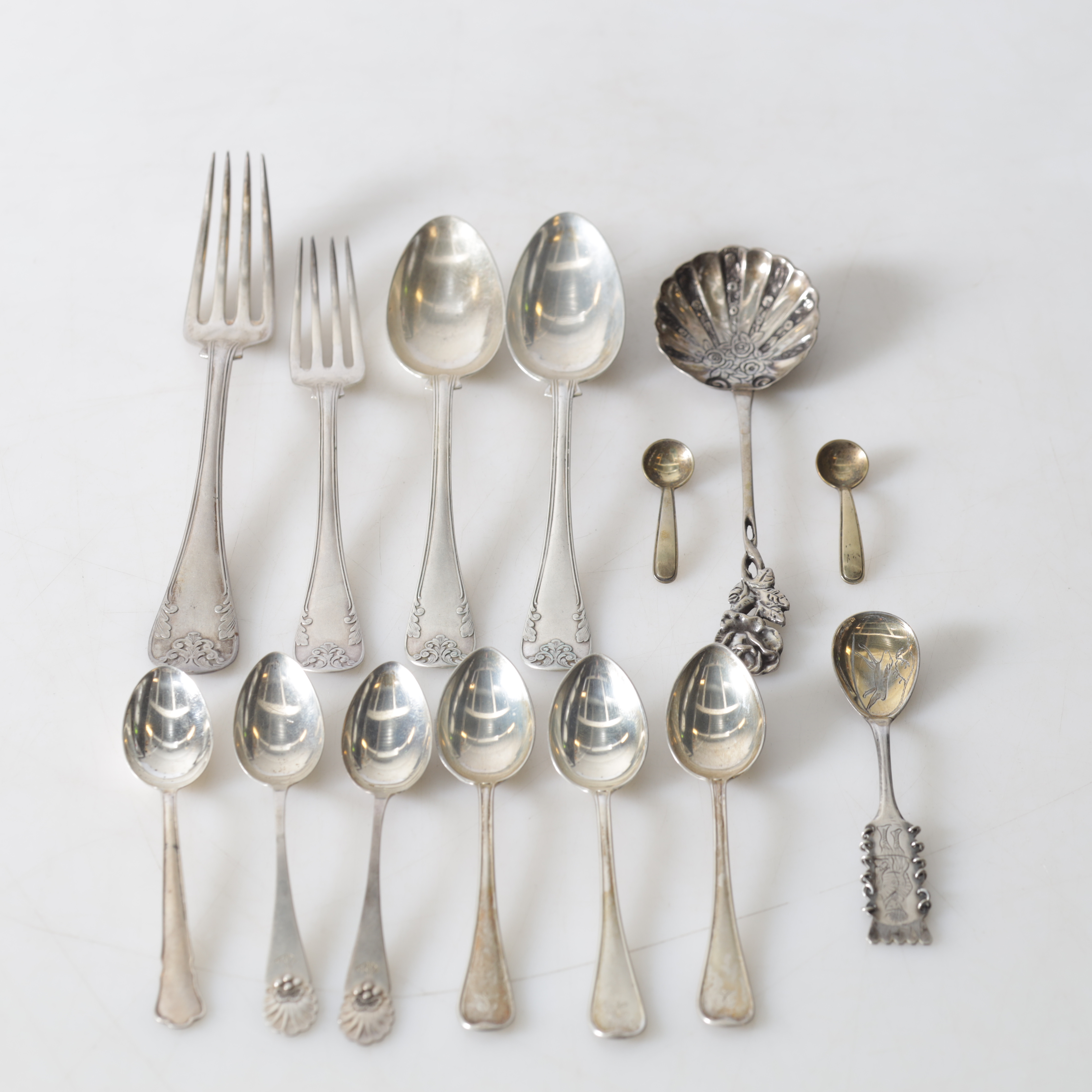 BESTICK, 14 delar, silver, olika tillverkare. Totalvikt ca 322,3 gram.