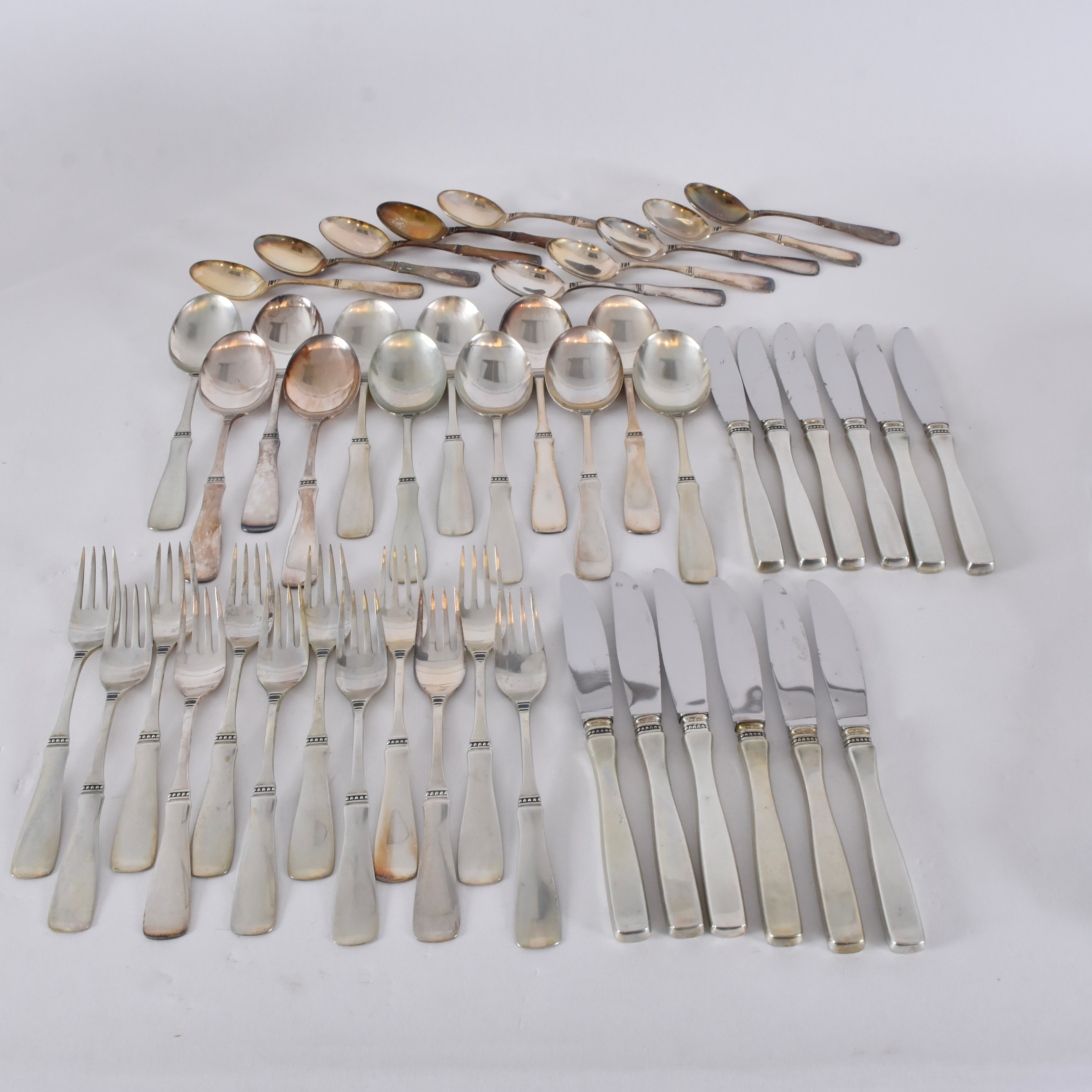 ERIC LÖFMAN. BESTICKSUPPSÄTTNING, 48 delar, silver, "Uppsala" Mgab, total vikt 2222 gram, 1900-tal.