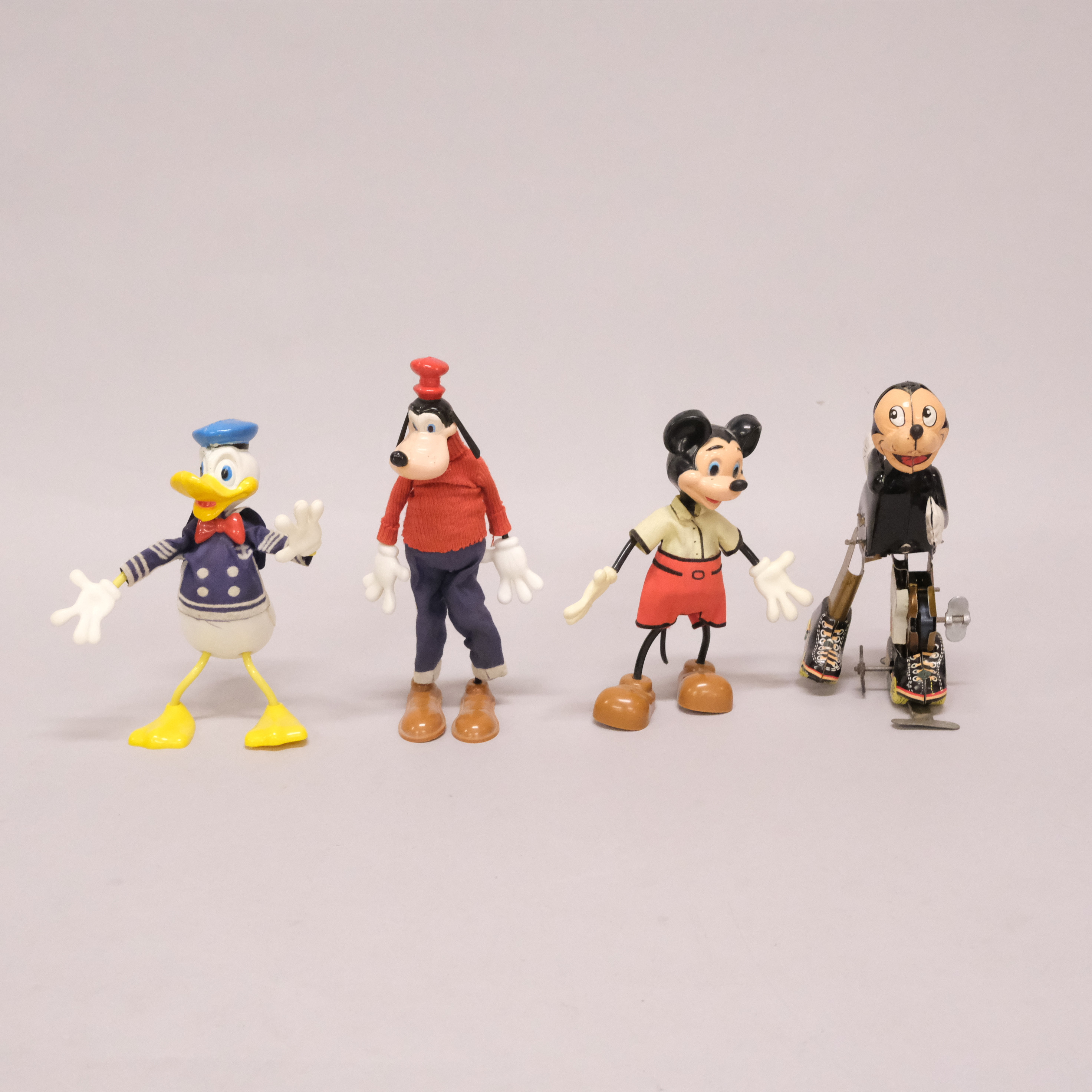 MARX TOYS, 3 DISNEYFIGURER SAMT MUSSE PIGG MEKANISK LEKSAK.