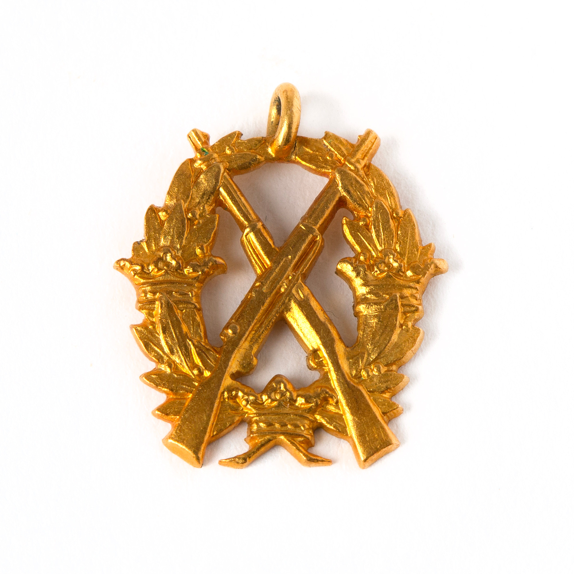 HÄNGE/SKYTTEMÄRKE. 18K guld, Stockholm, 1912.