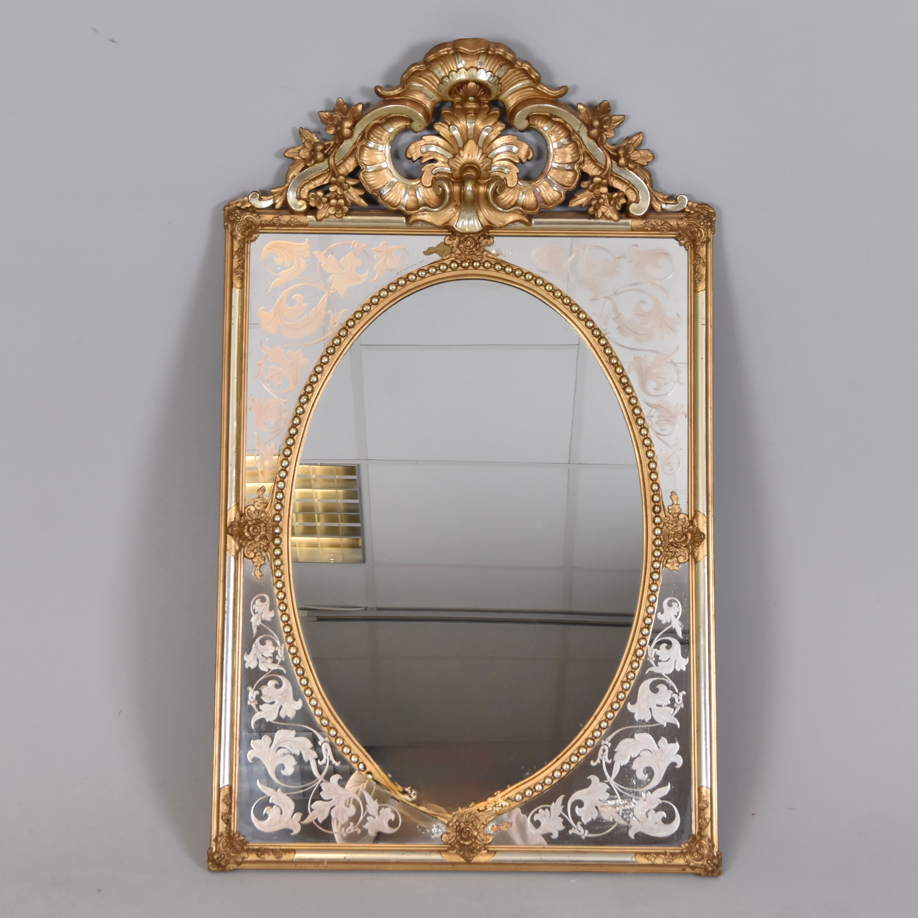 SPEGEL, förgyllt trä/stuck, sidoglas med etsad dekor, Oscariansk, 1800-talets slut.