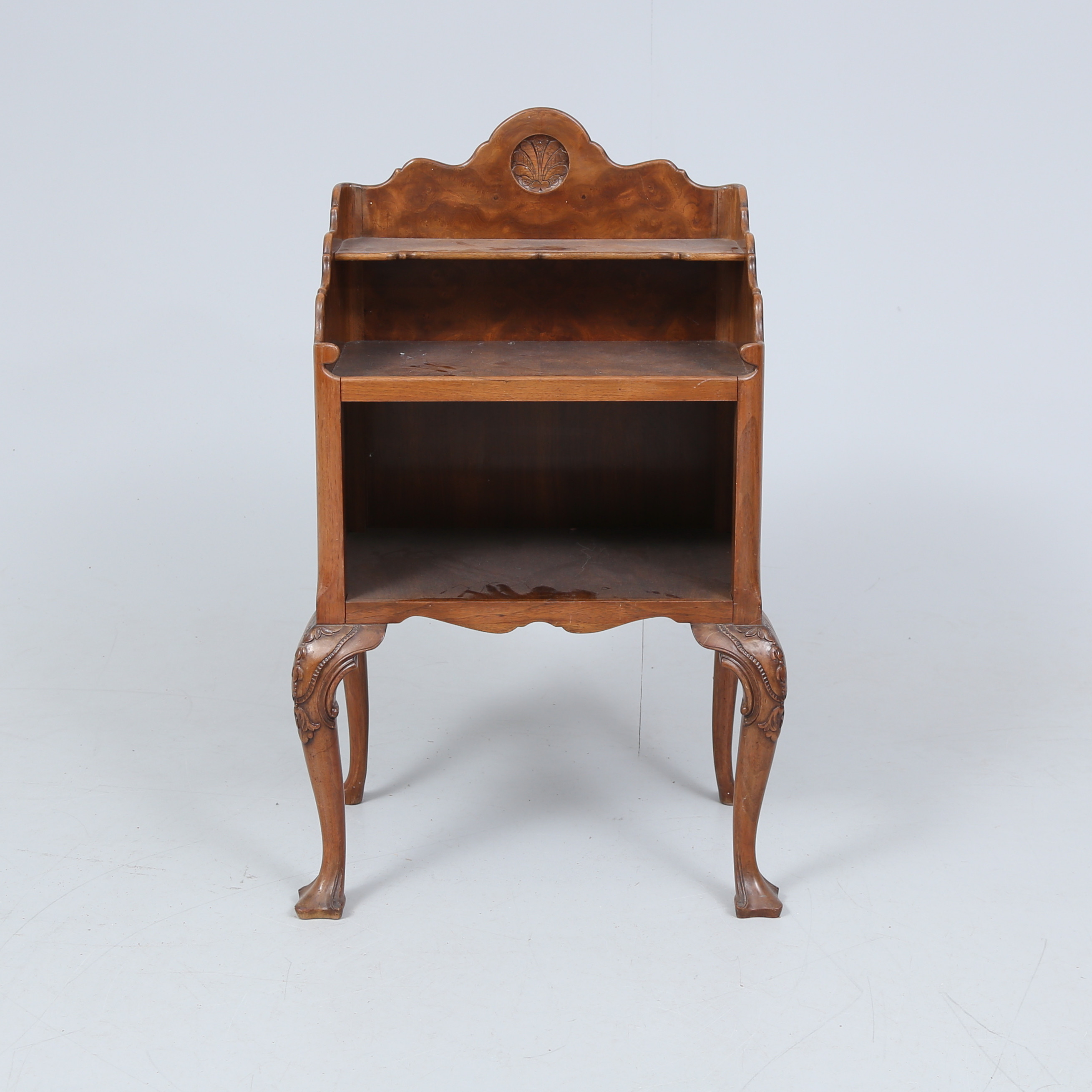 HYLLA, Engelsk stil, 1900-tal.