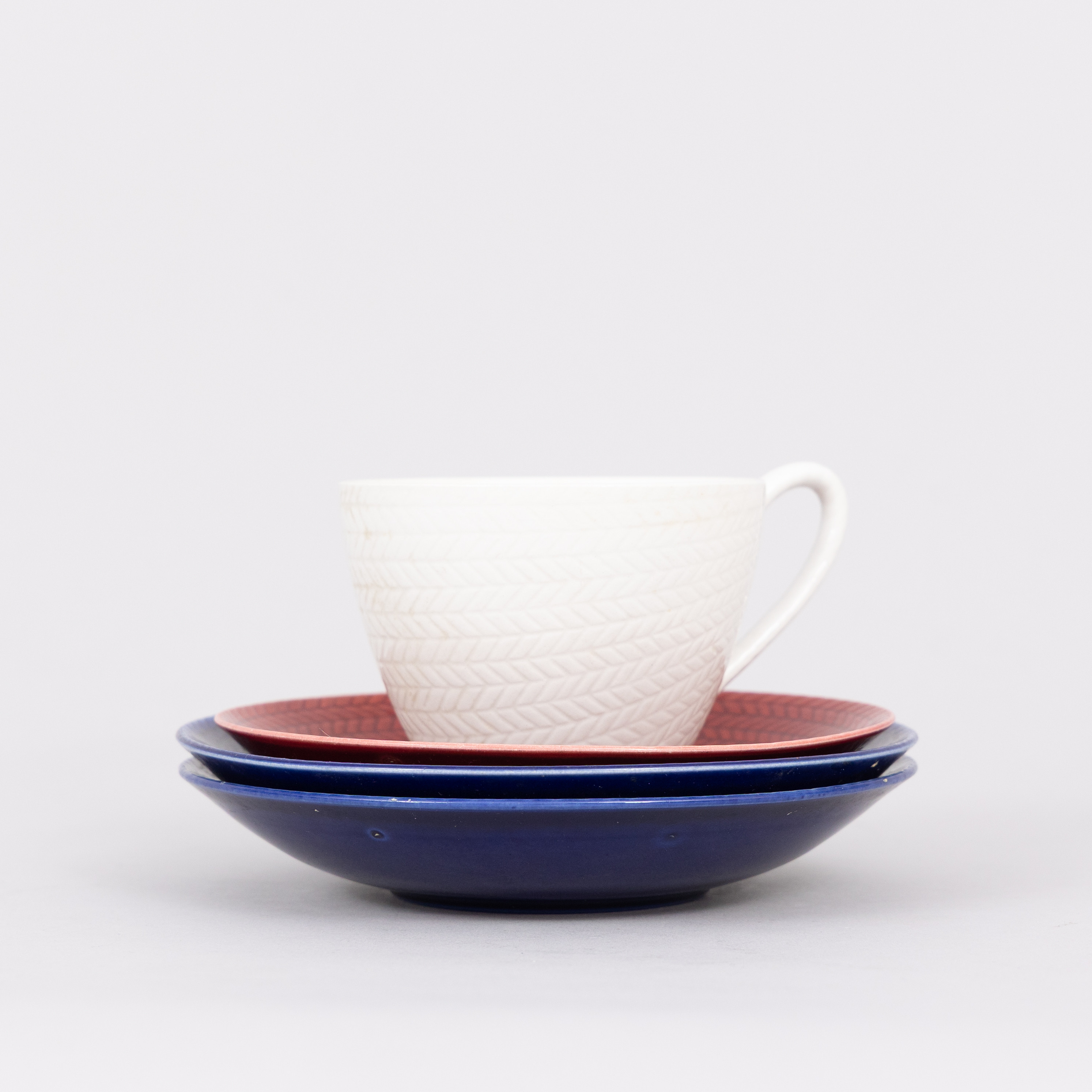 HERTHA BENGTSON. Servisdelar, 'Blå eld', 4 st, flintgods, Rörstrand.