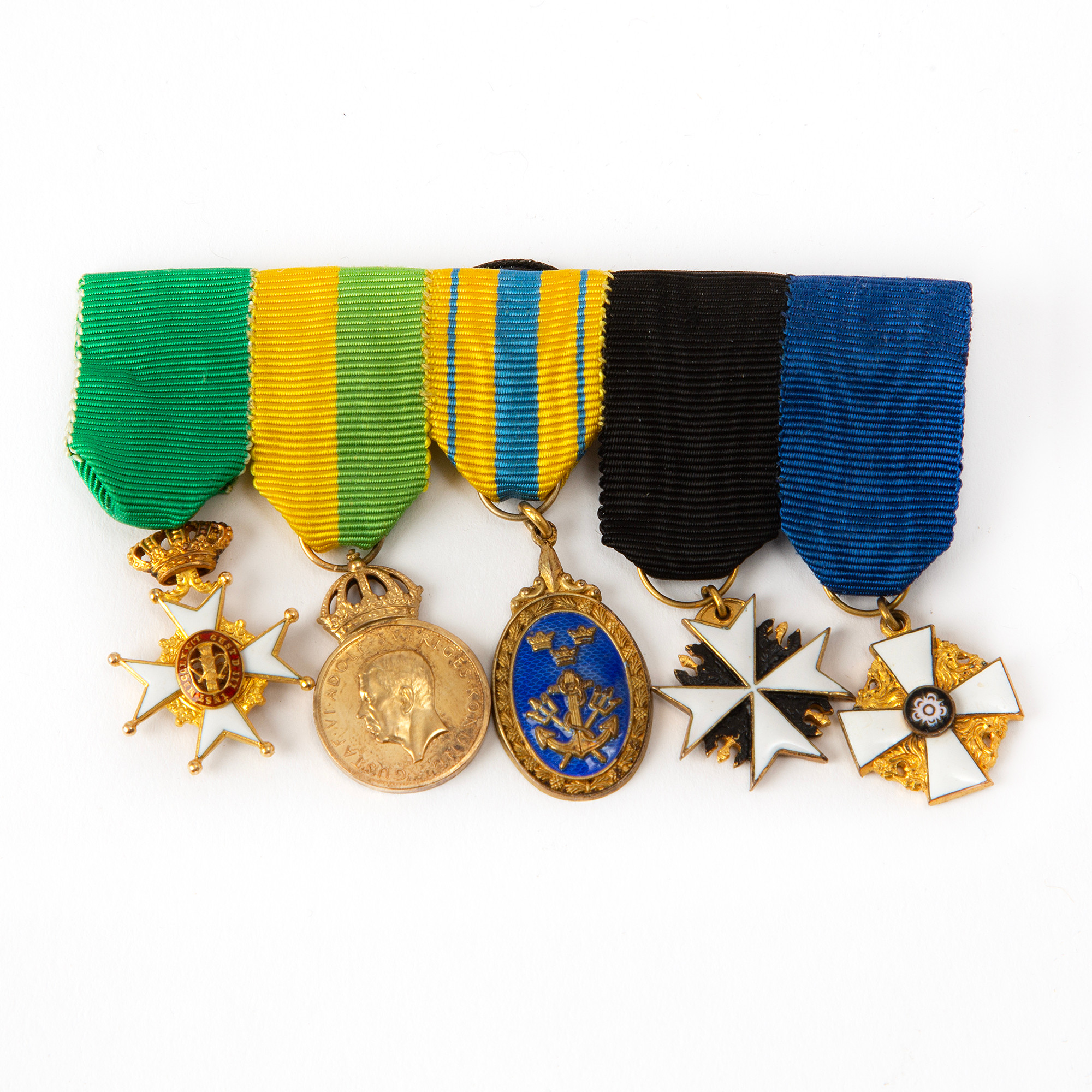 MINIATYRMEDALJER. Fem st, inklusive Vasaorden, 18K guld, metall samt emalj.