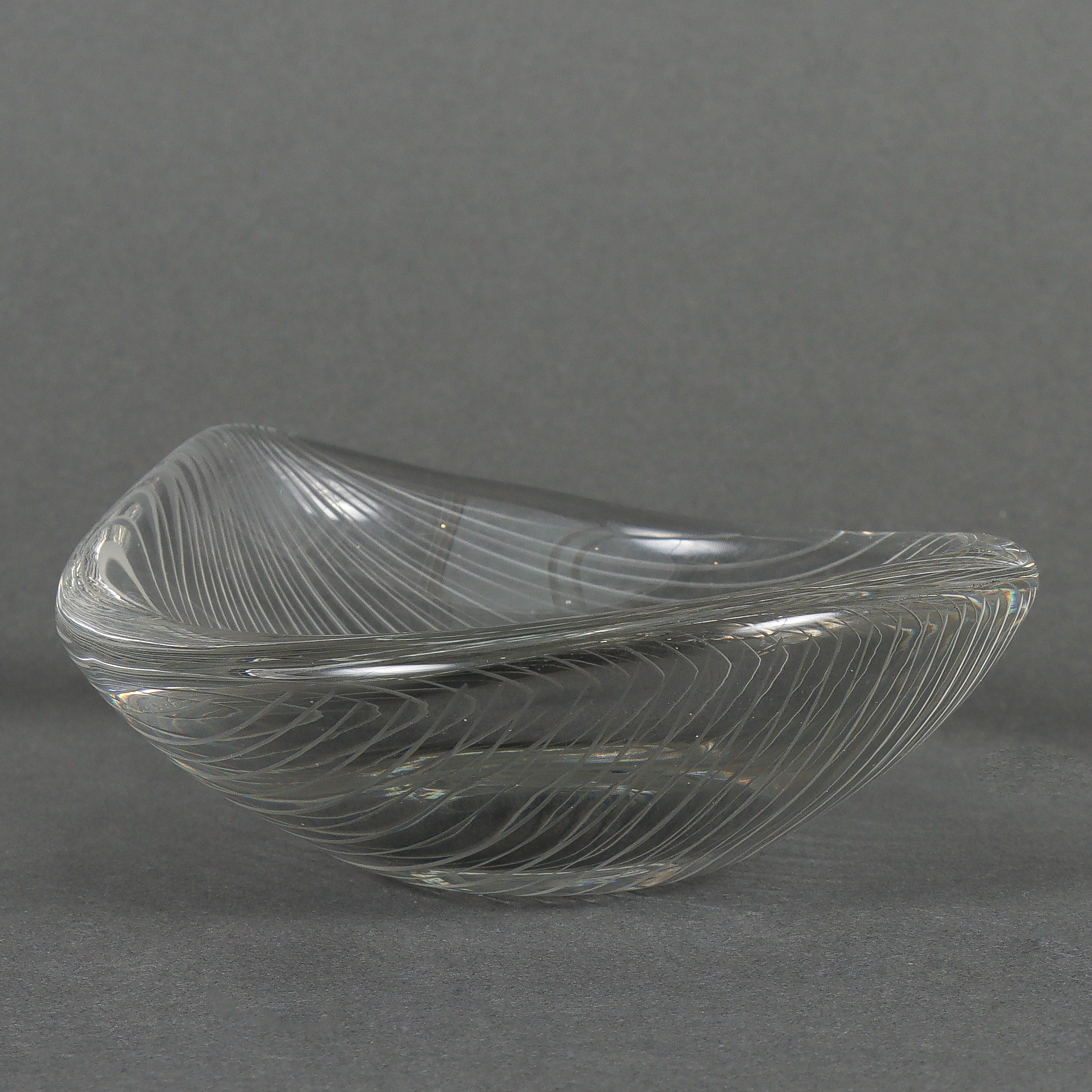 TAPIO WIRKKALA. Skål, "Kantarelli", Iittala, signerad.