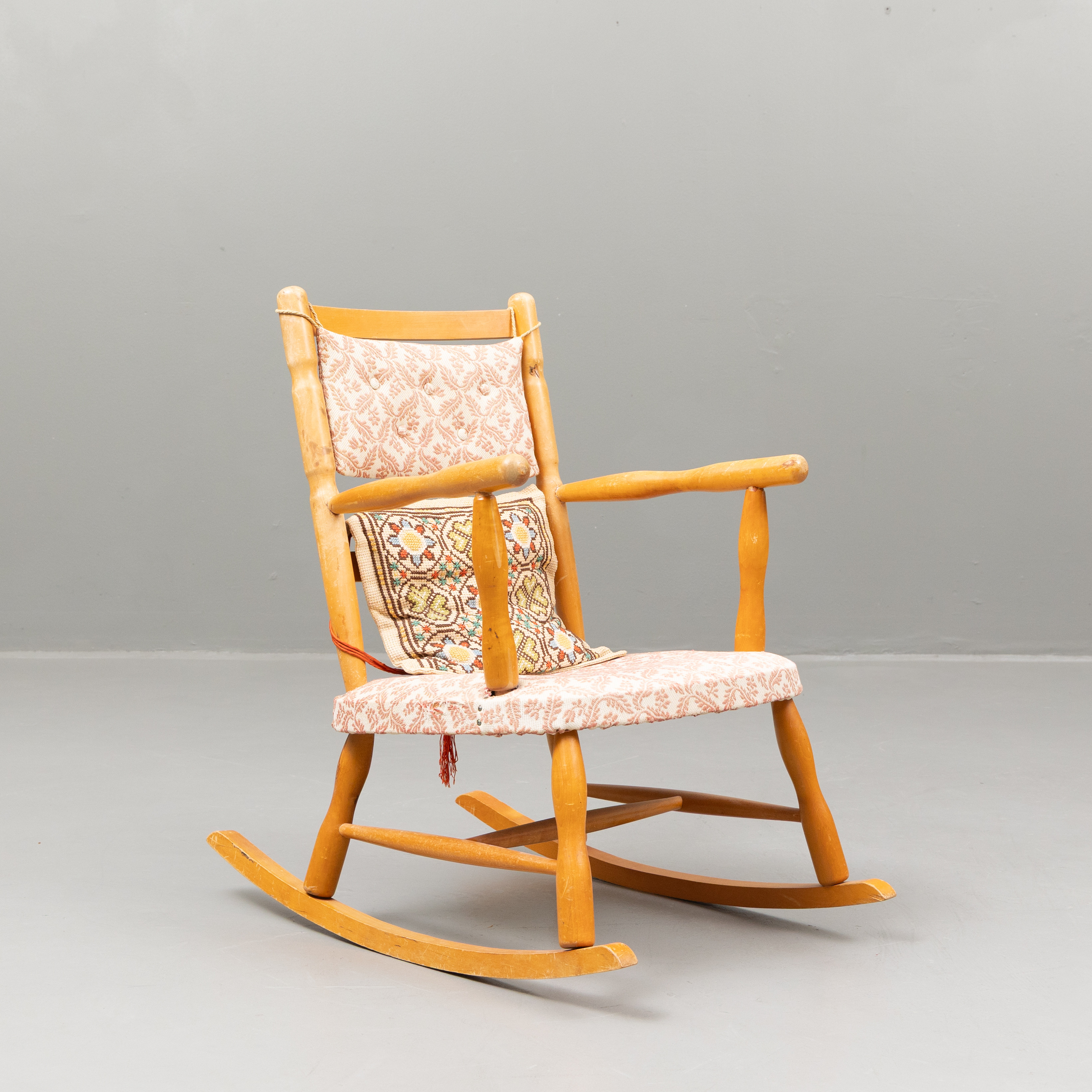 GUNGSTOL, barnmodell, 1900-taletsmitt.