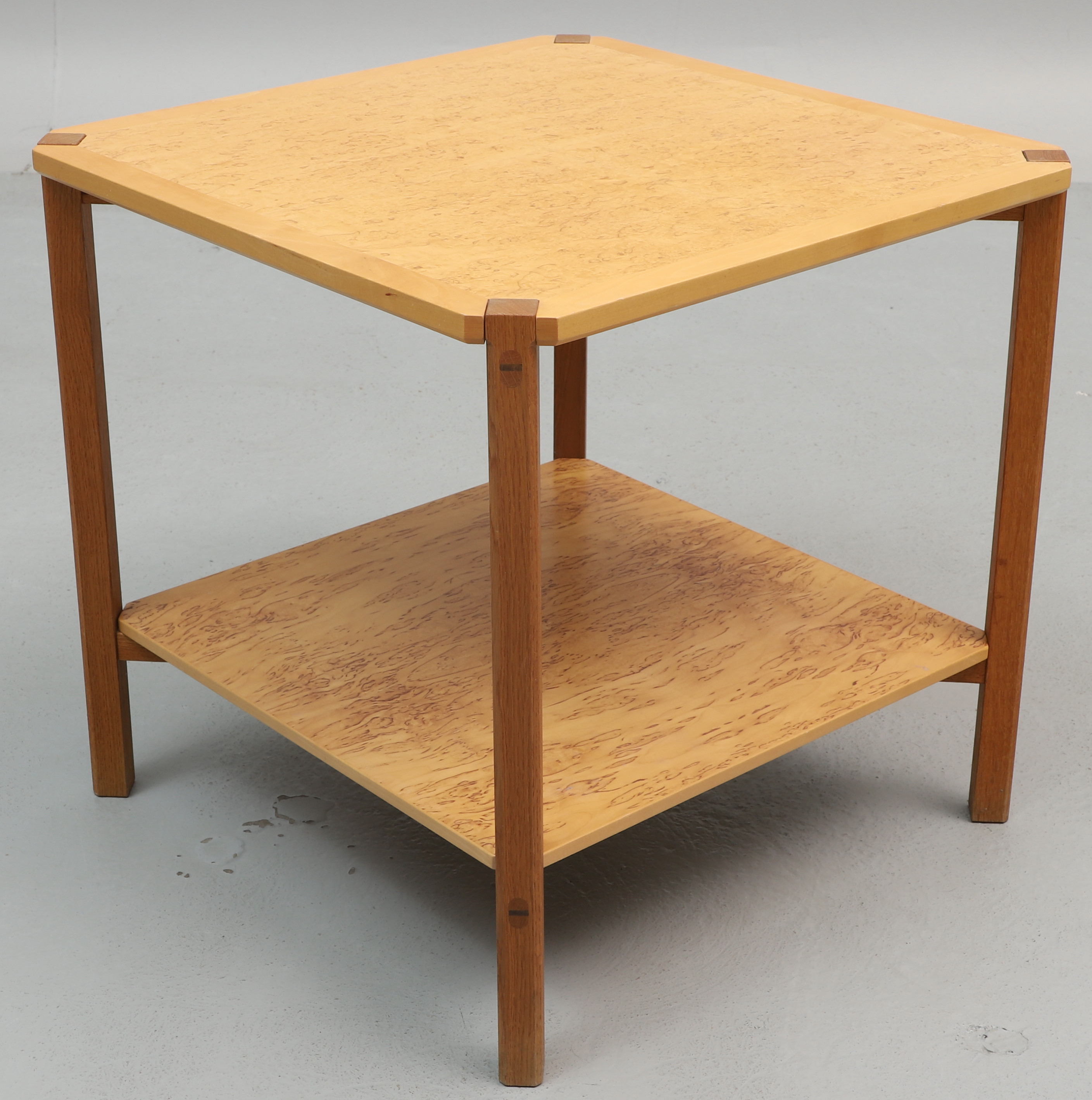 SIDOBORD, hopfällbart, masurbjörk, Christina Fürst, "Kaskad", Karl Andersson & Söner, 1900-talets senare hälft.