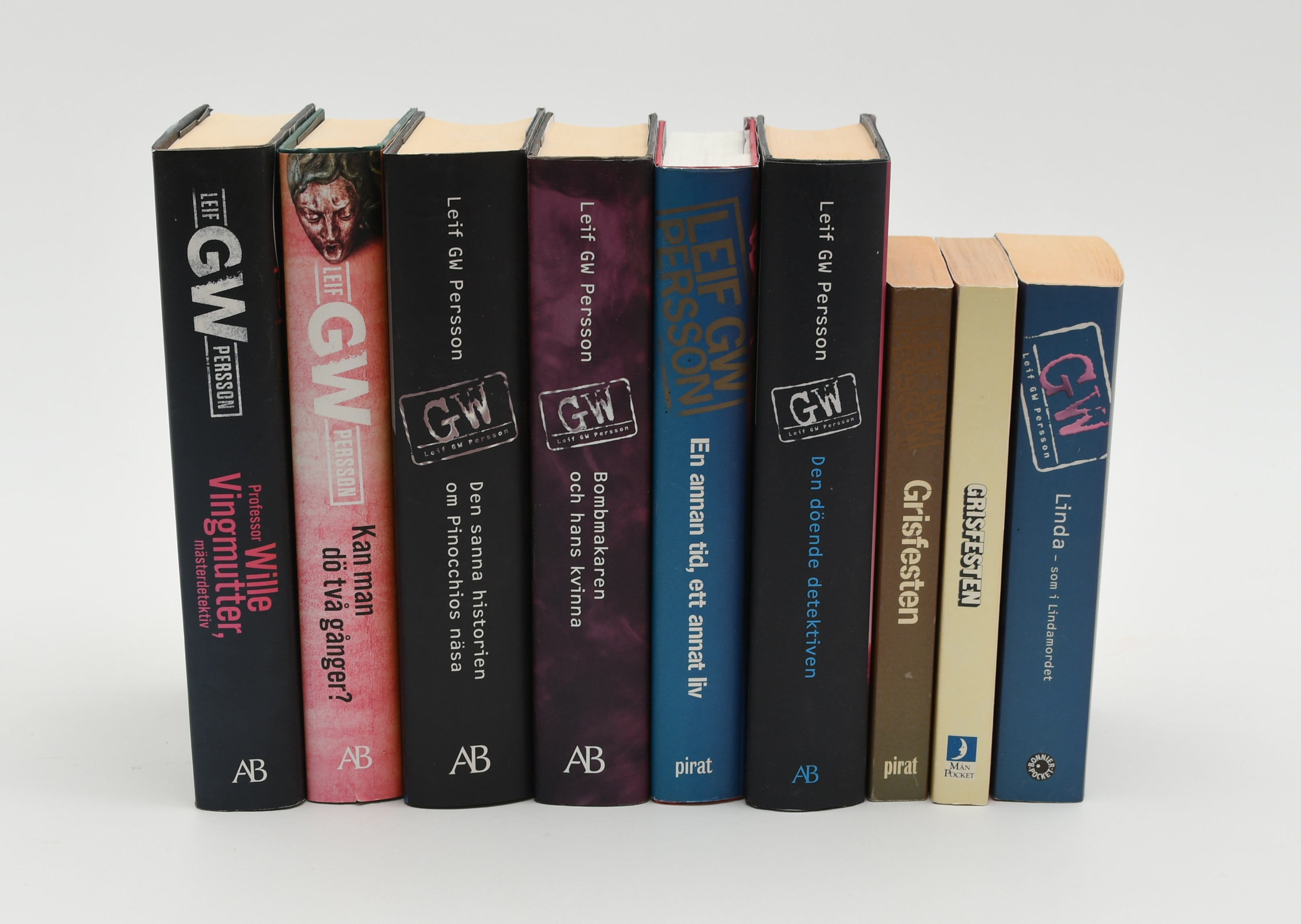 Böcker av Leif GW Persson 9 volymer.