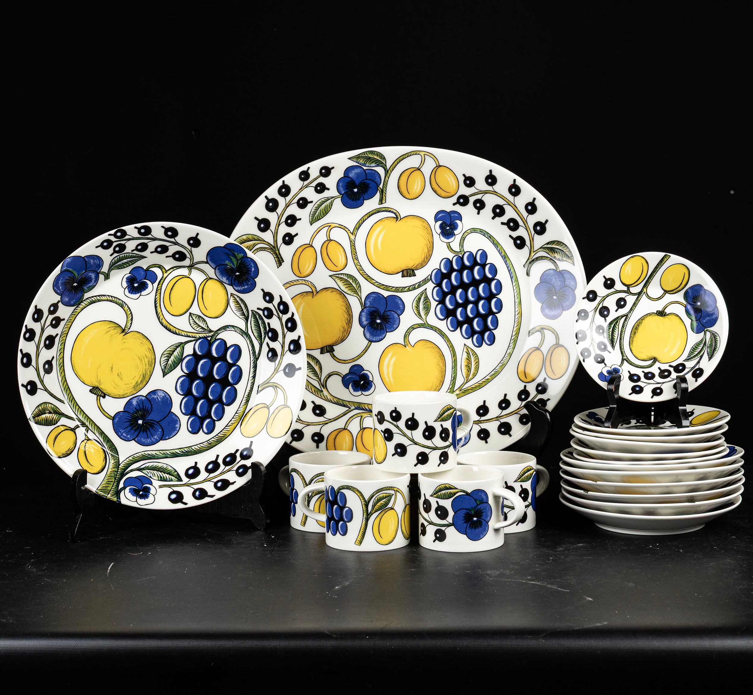 BIRGER KAIPIAINEN. Kaffeservis, för 6 personer, 20 delar, "Paratiisi", Arabia, Finland.