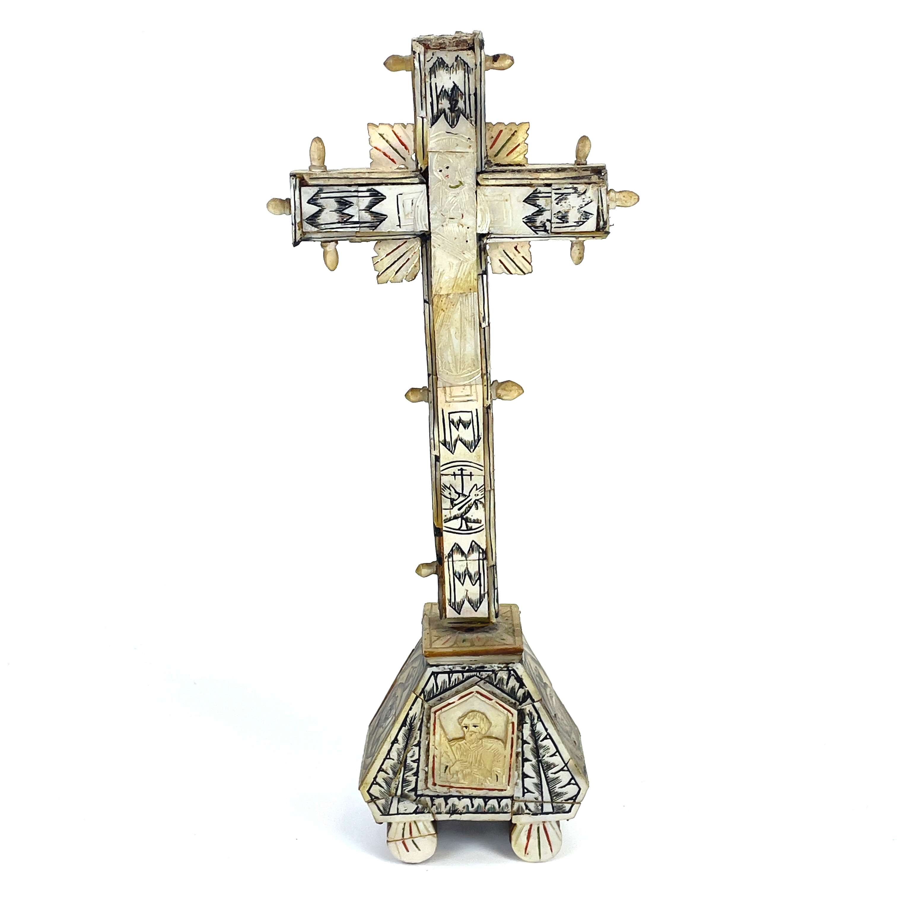 KRUCIFIX, trä/pärlemor, 1800-tal.