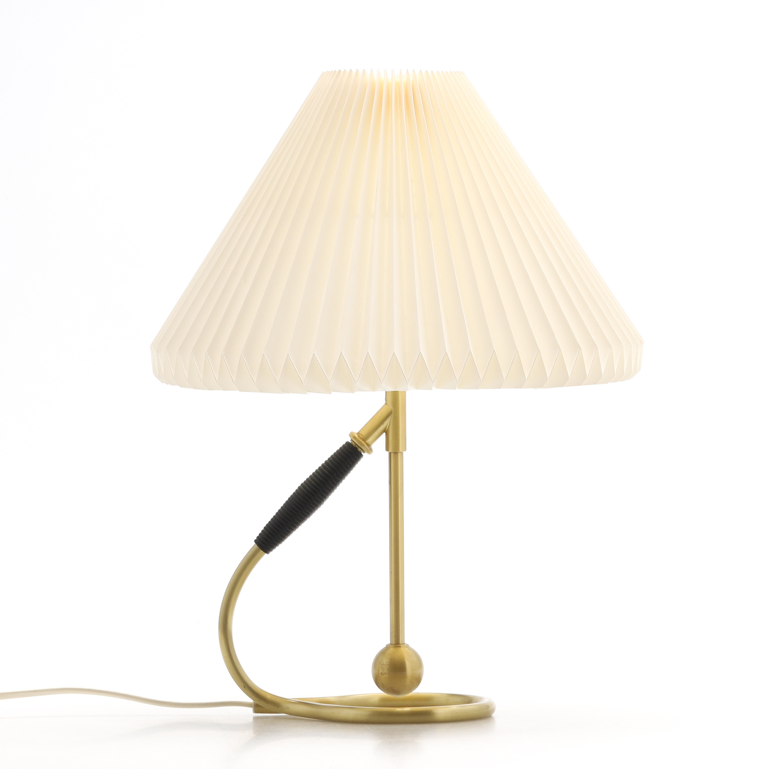 KAARE KLINT. BORDSLAMPA/VÄGGLAMPA, Le Klint, mässing, Danmark.