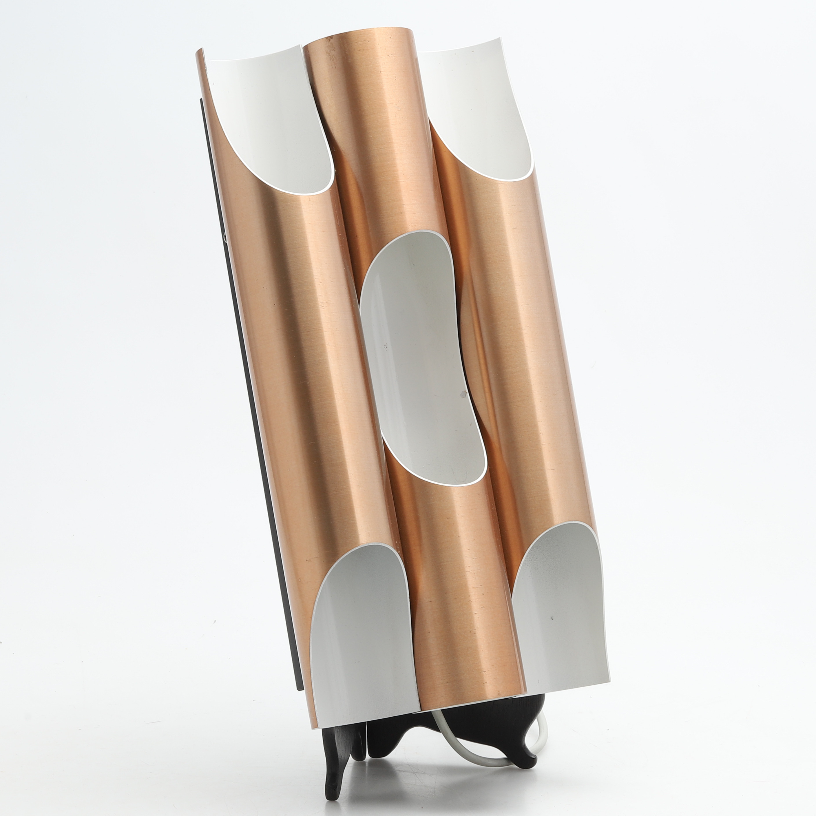 MAIJA LIISA KOMULAINEN. VÄGGLAMPA, "Fuga", Raak, 1900-talets andra hälft.