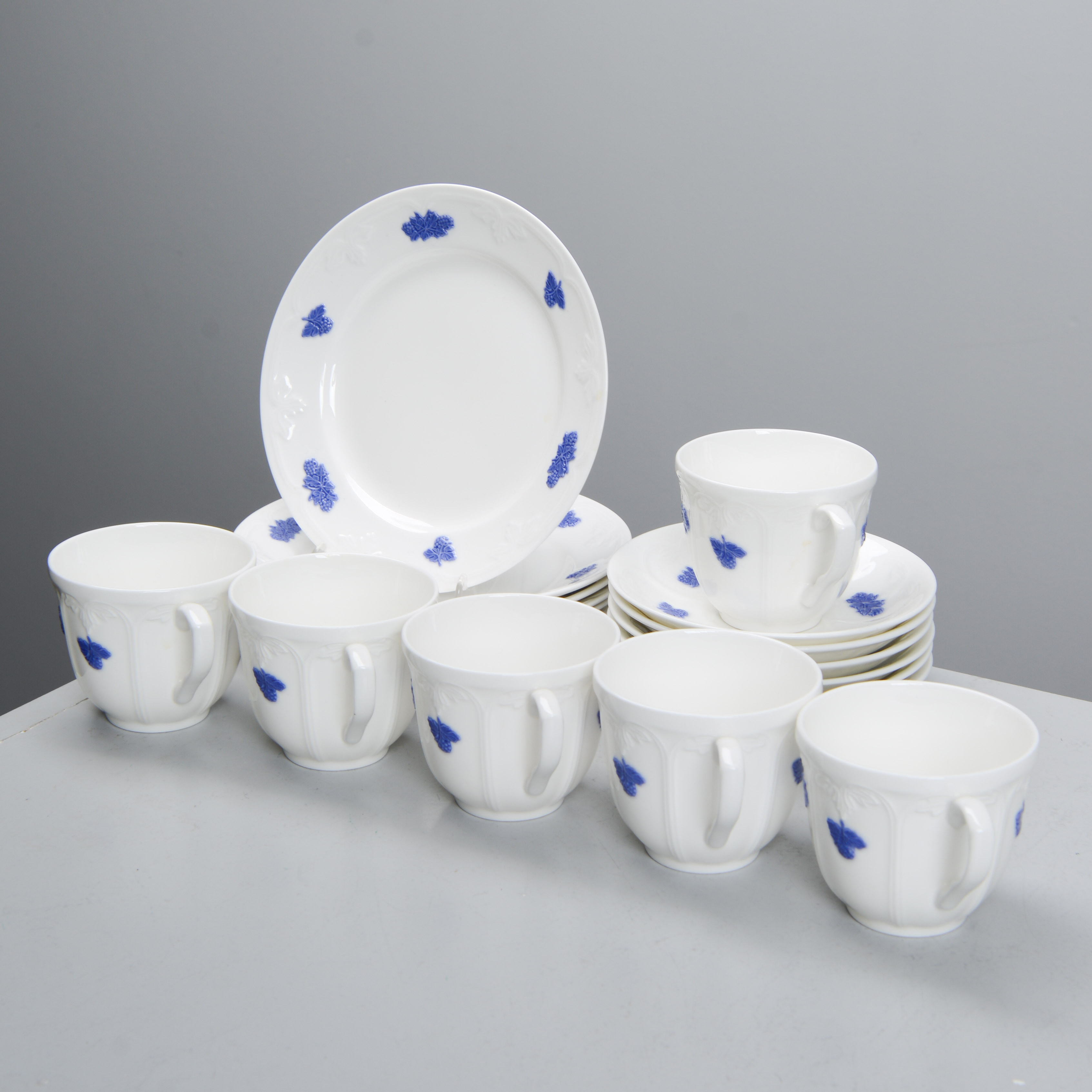 KOPPAR & ASSETTER för 6 personer, "Blå Blom", Gustavsberg & Rörstrand (12 delar).