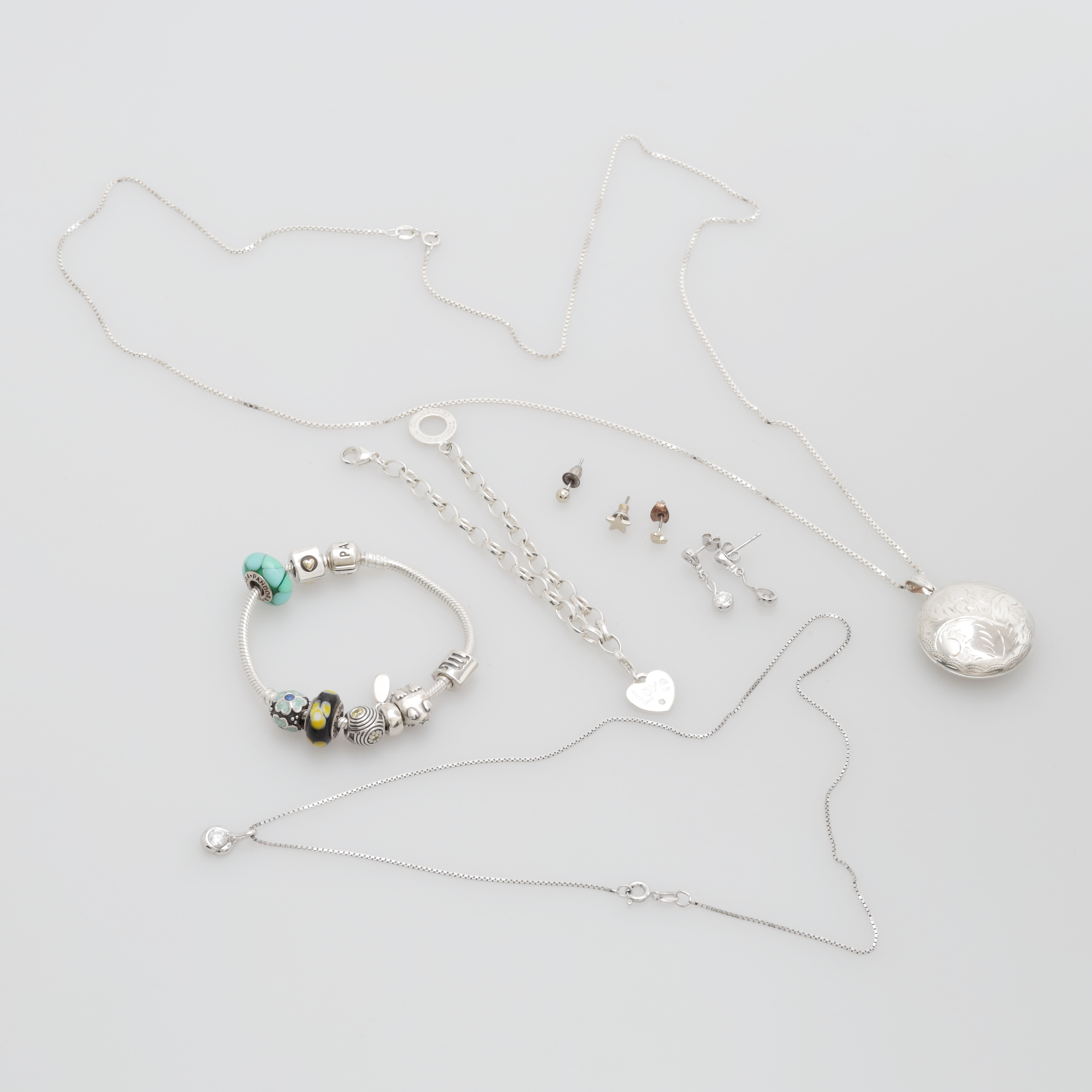 ARMBAND, HALSBAND, ÖRHÄNGEN, silver, totalvikt 72 gram.