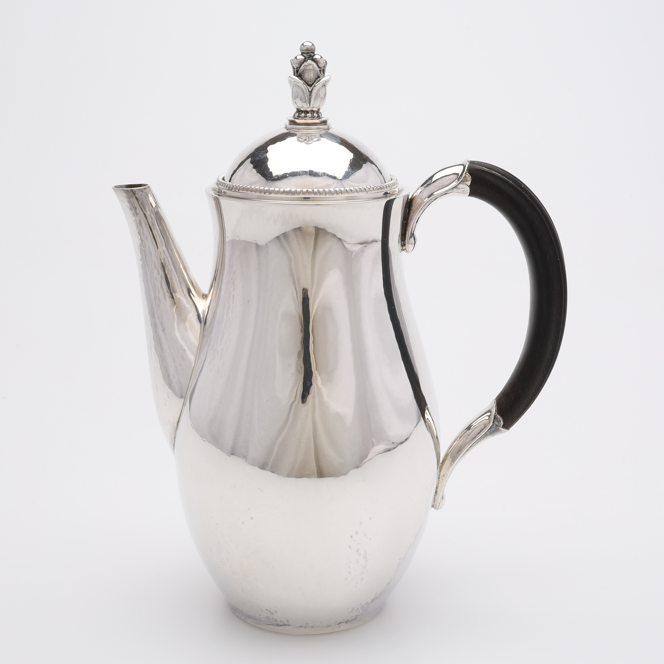 HARALD  NIELSEN. KAFFEKANNA, STERLINGSILVER, MODELL 456 A, GEORG JENSEN, DAMMARK.